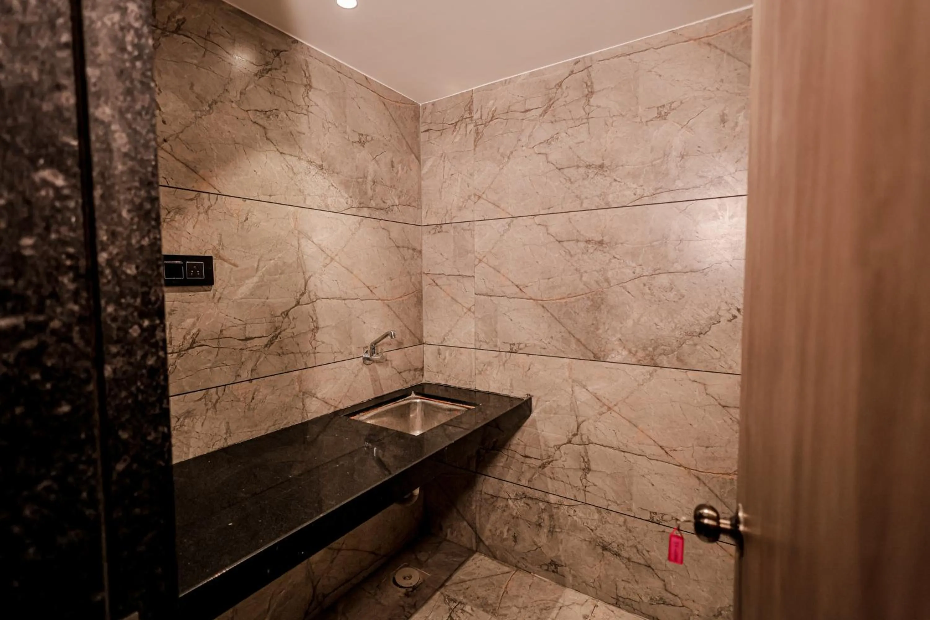 Bathroom in Hotel Gold Palace Inn