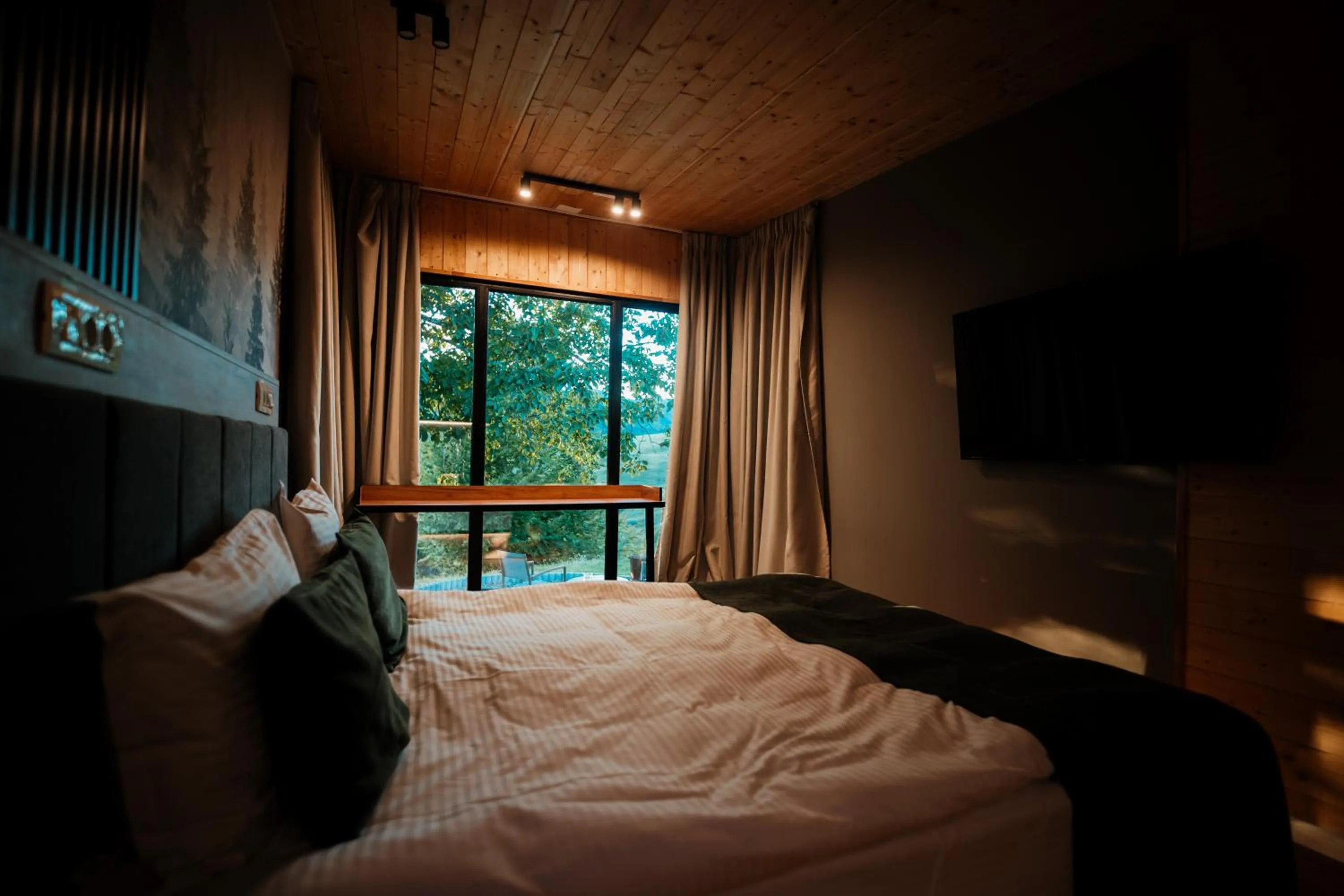 Bed in Moon Valley Comarnic