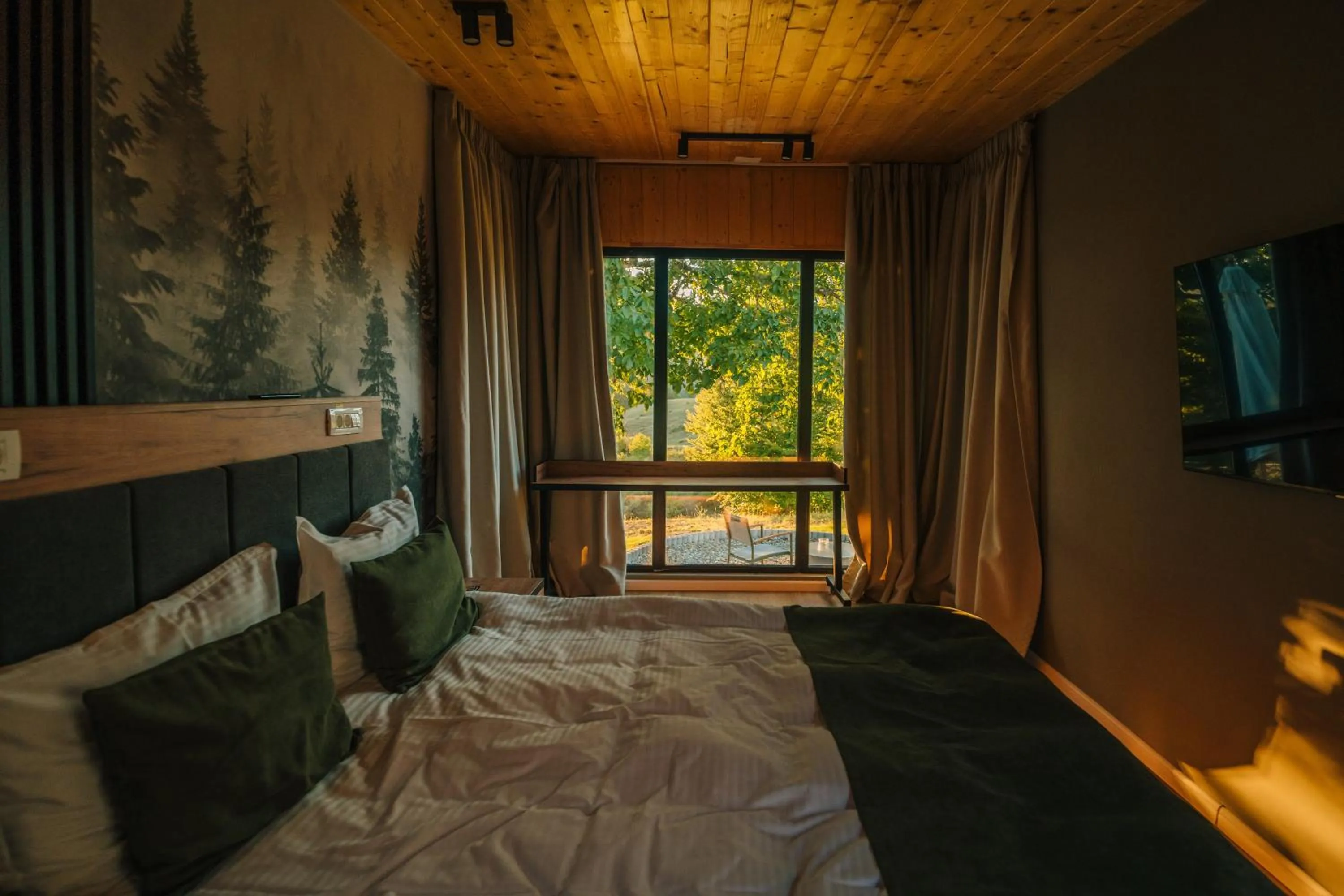 Bed in Moon Valley Comarnic