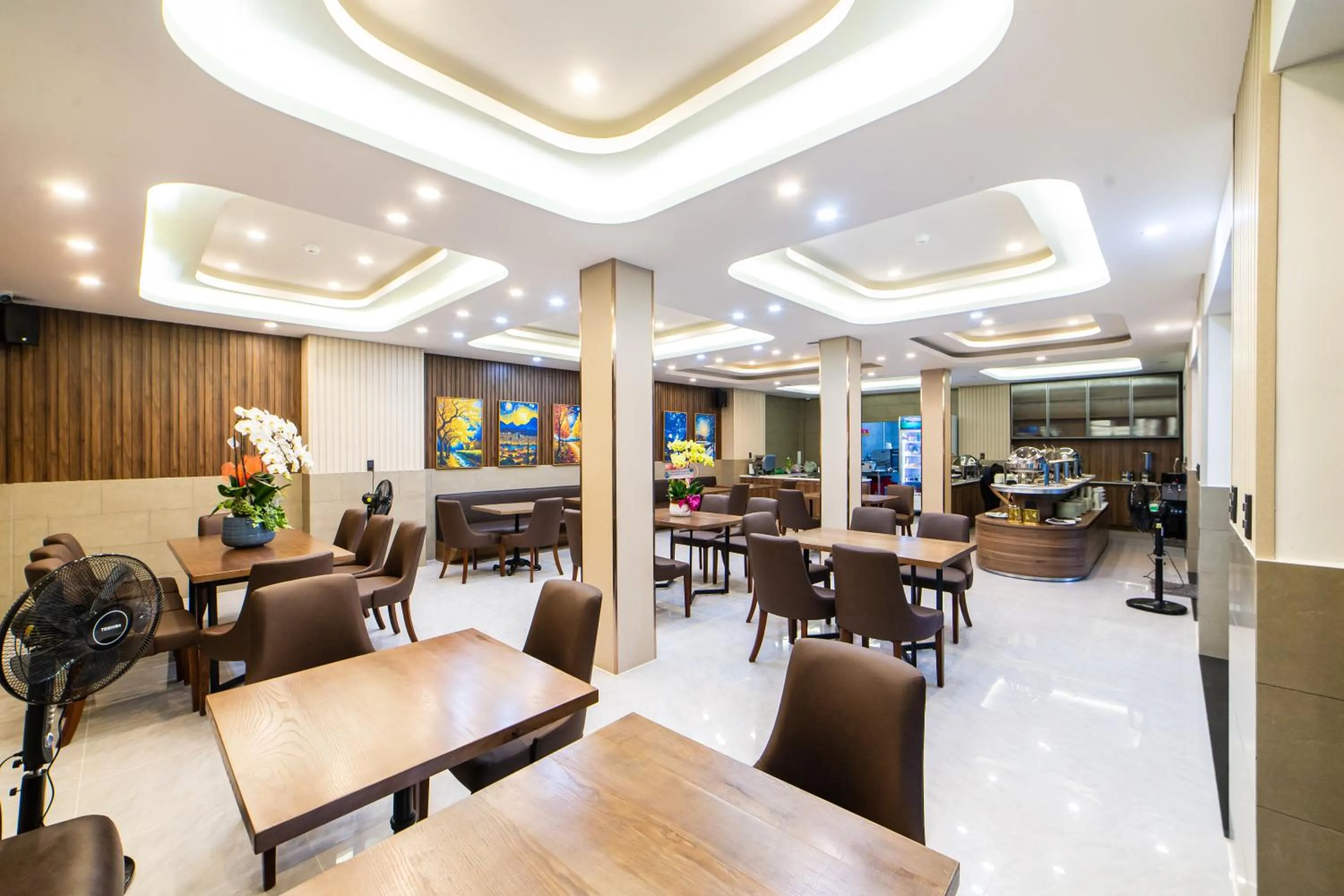 Restaurant/places to eat in TP Dalat Hotel