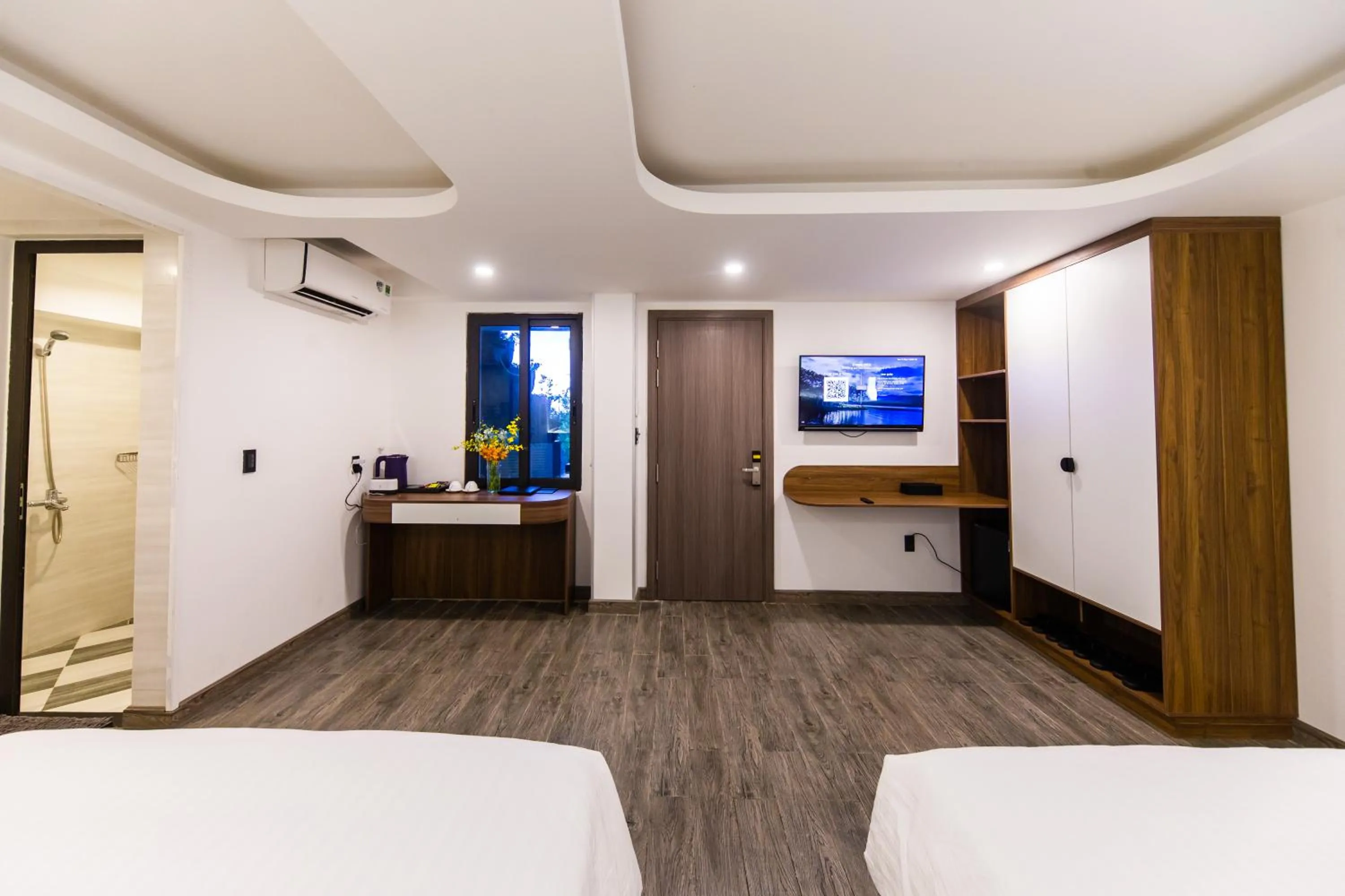 Coffee/tea facilities, Bed in TP Dalat Hotel