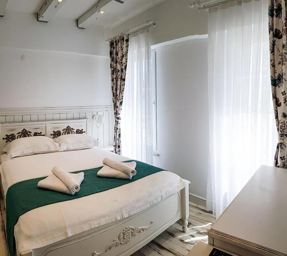 Bed in Bozcaada Fresh Otel