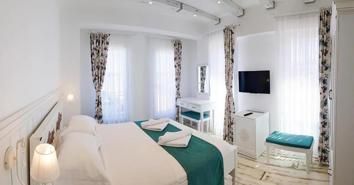 Bed in Bozcaada Fresh Otel