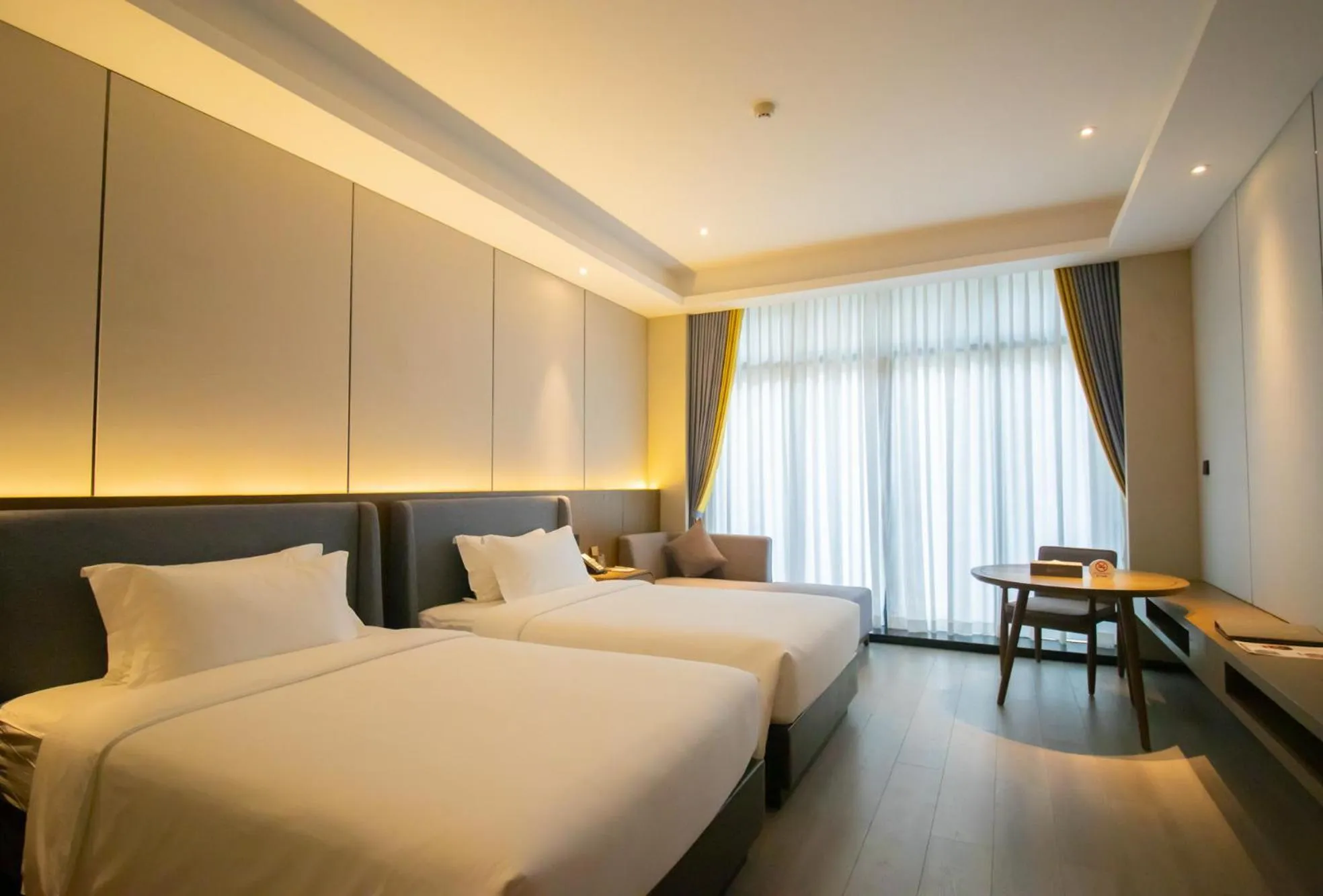 Bedroom, Bed in DongHu Resort Hotel