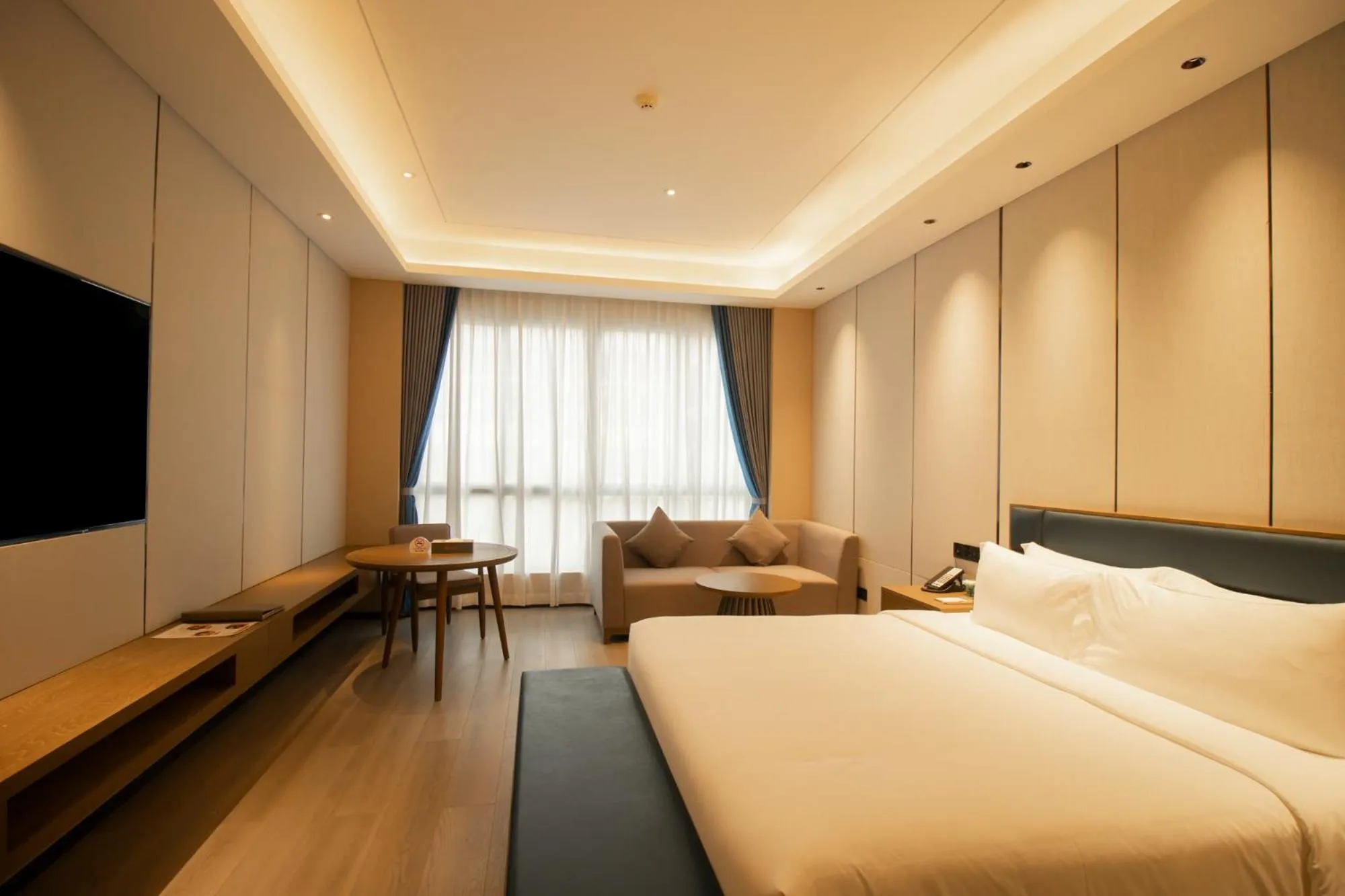 King Room with Pool View in DongHu Resort Hotel