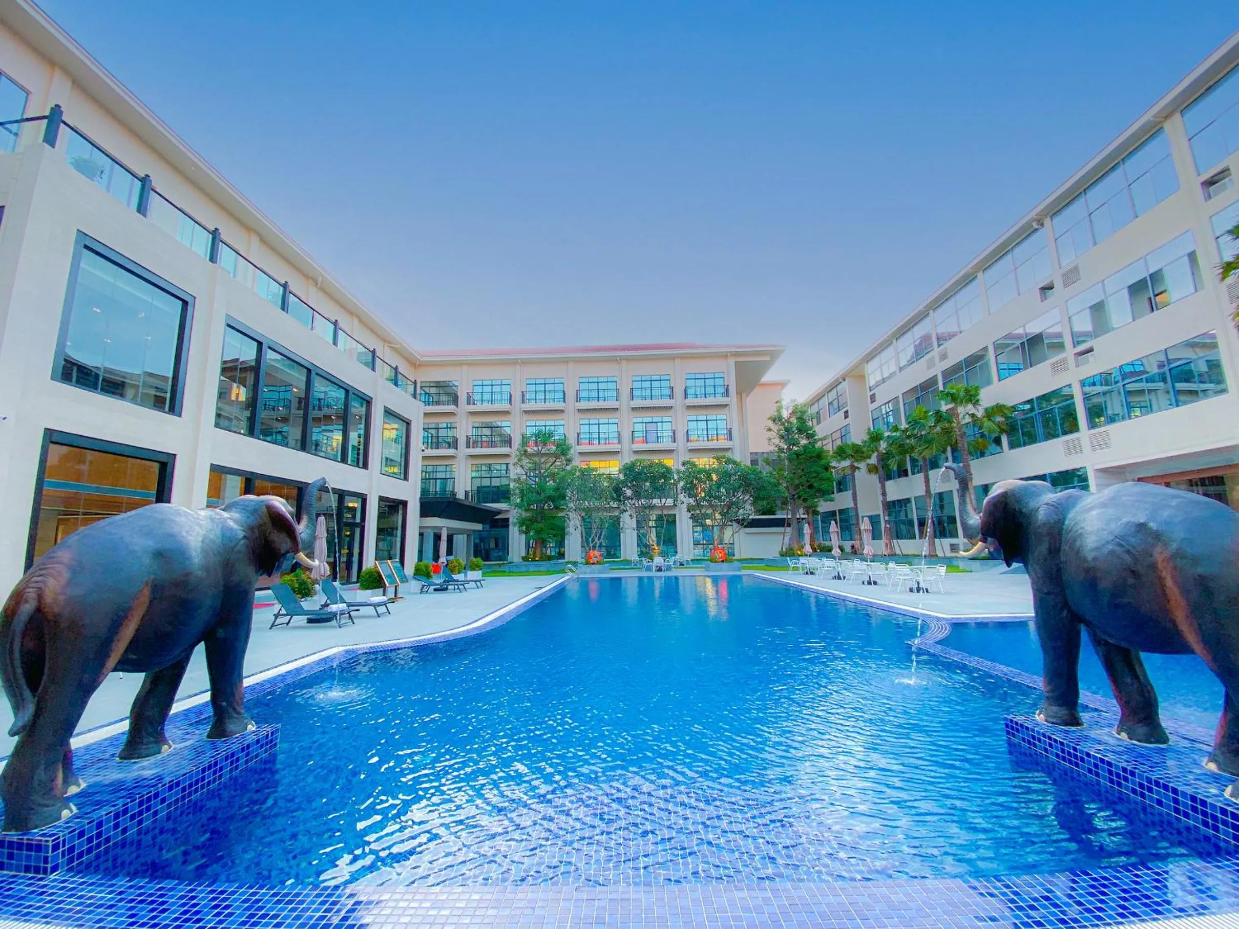 Property building in DongHu Resort Hotel