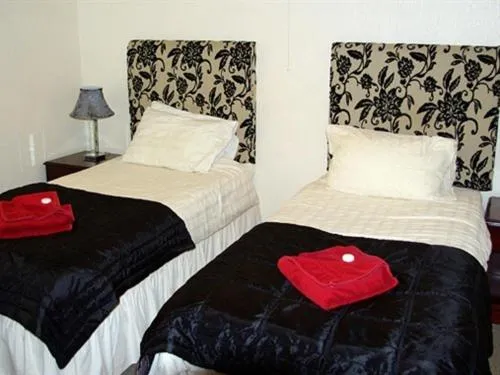 Bedroom, Bed in Porth Lodge