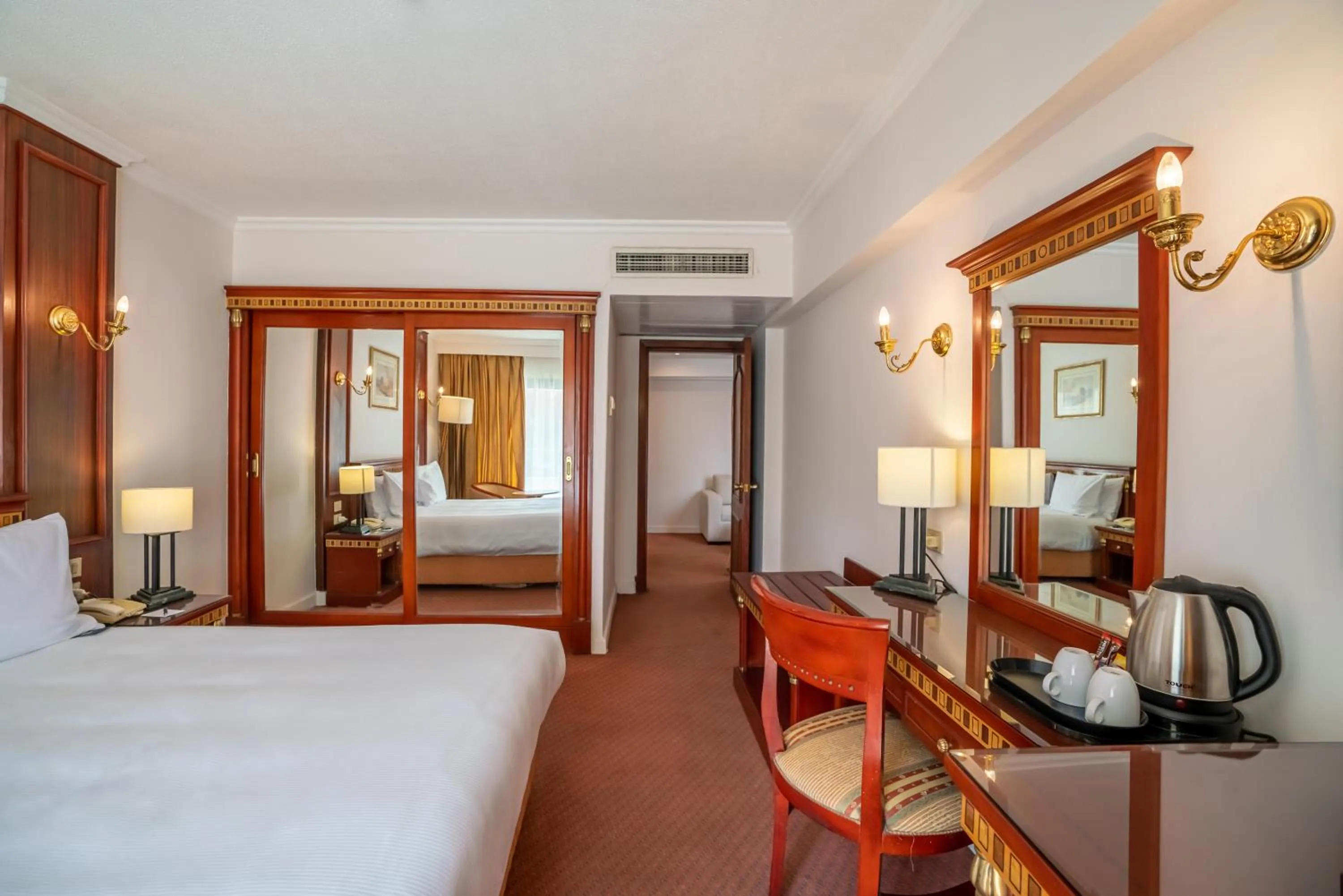 Bedroom, Bed in Azal Pyramids Hotel