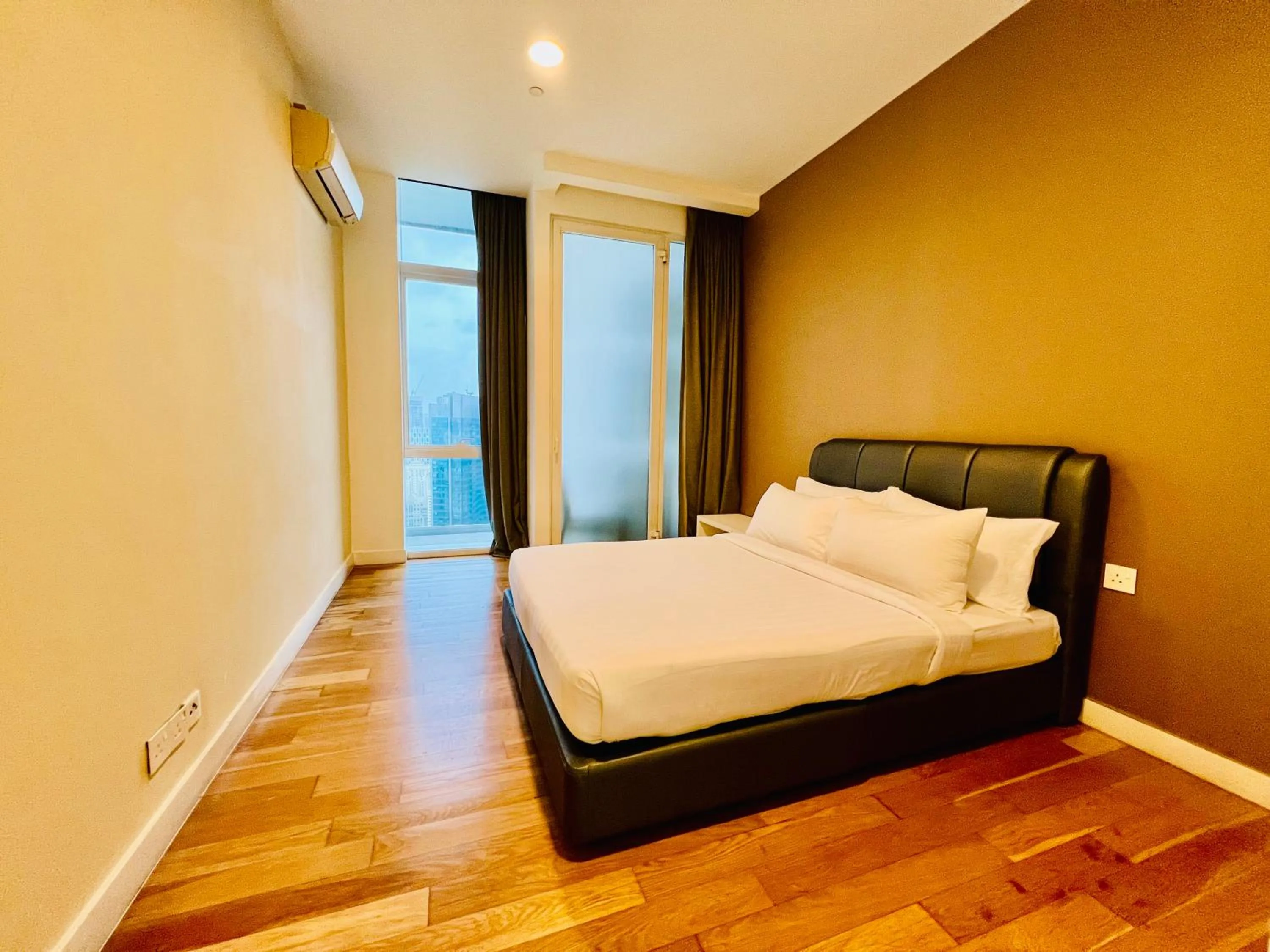 Photo of the whole room in De Sky Platinum Suites KLCC Kuala Lumpur