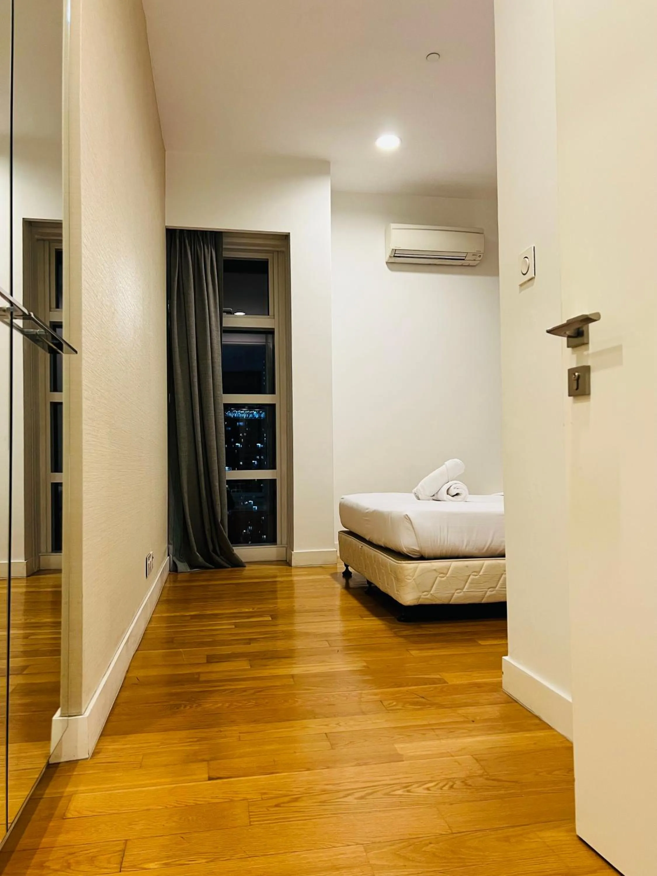 Photo of the whole room in De Sky Platinum Suites KLCC Kuala Lumpur