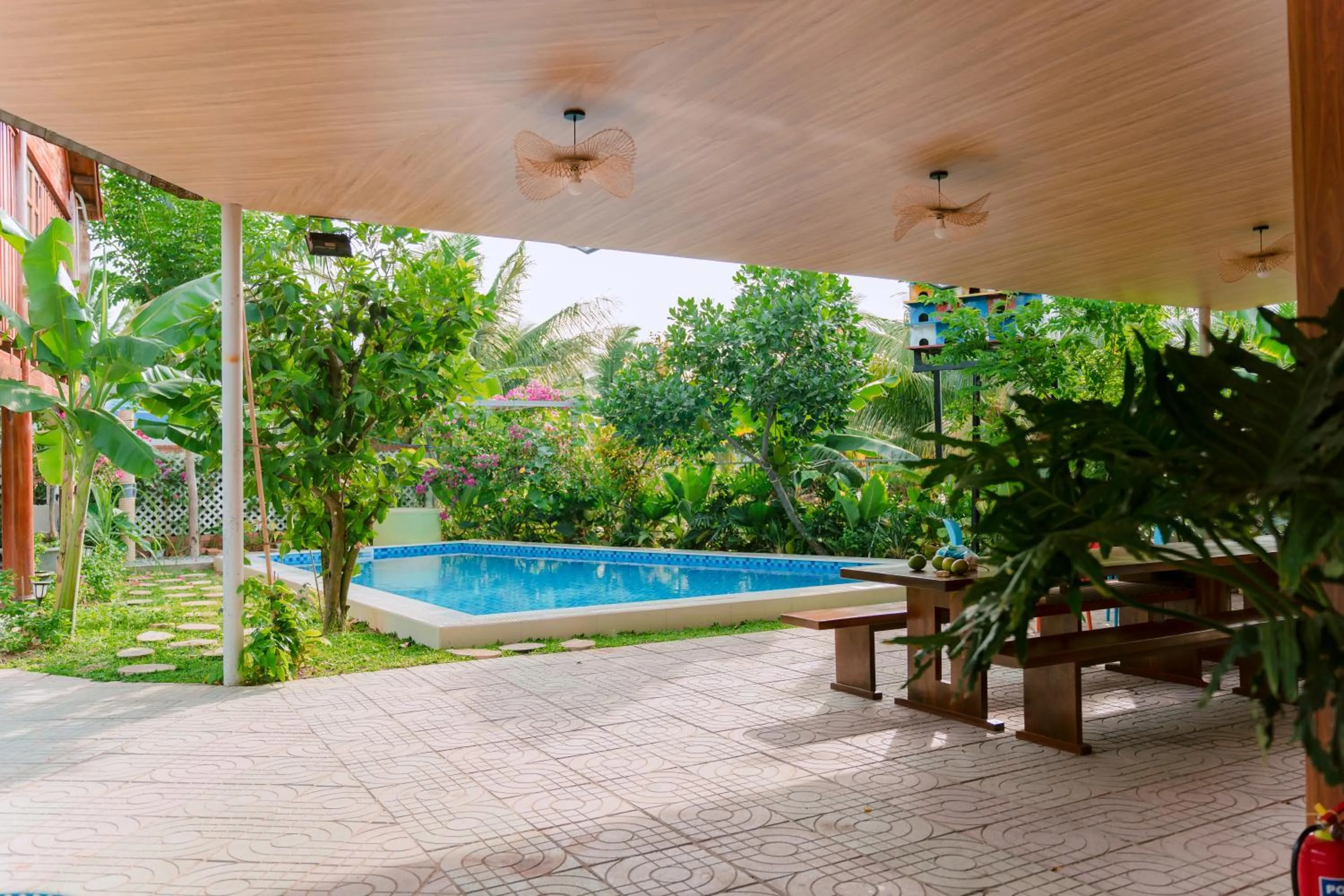 Swimming pool in Wooden Homestay LAGI