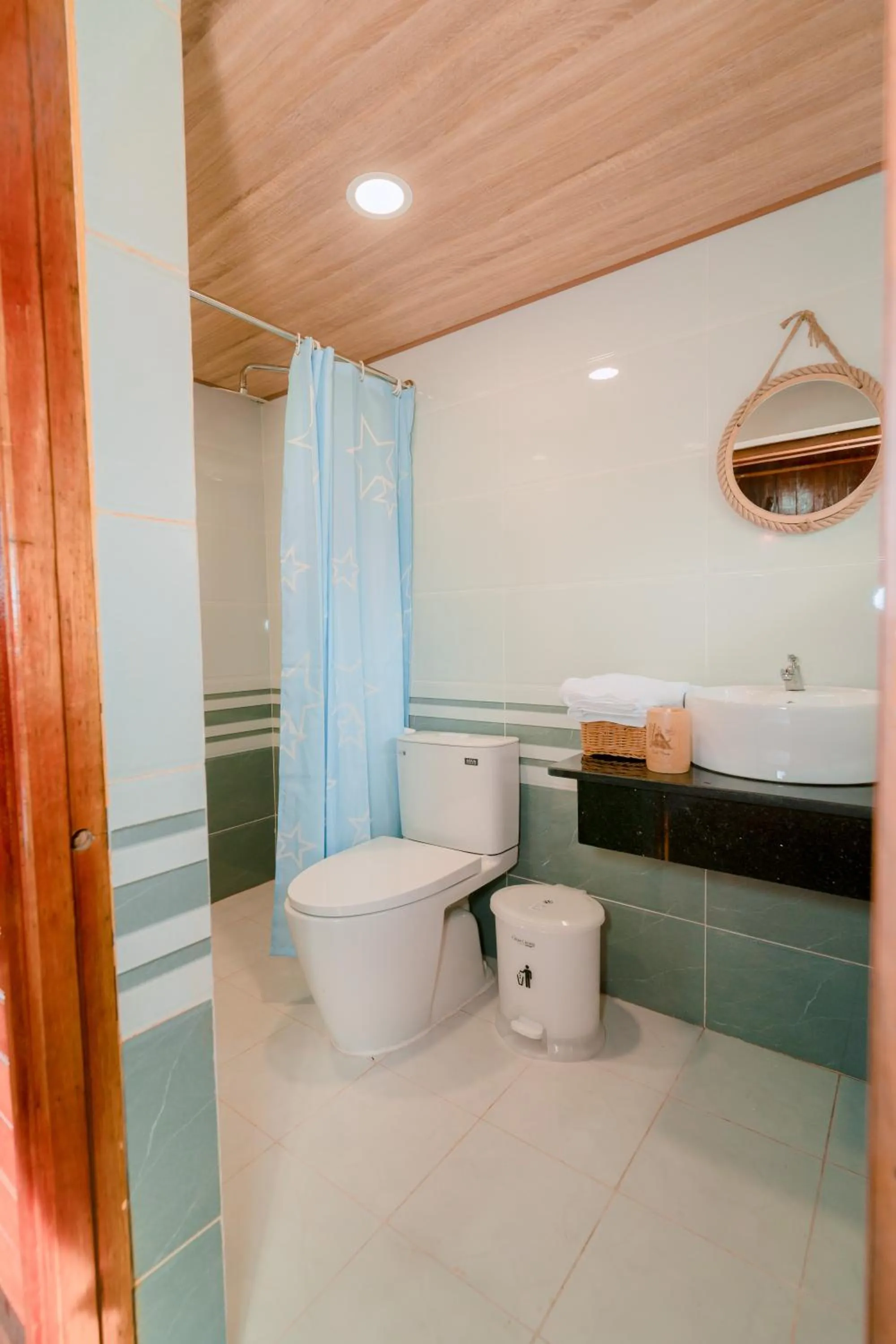 Toilet in Wooden Homestay LAGI