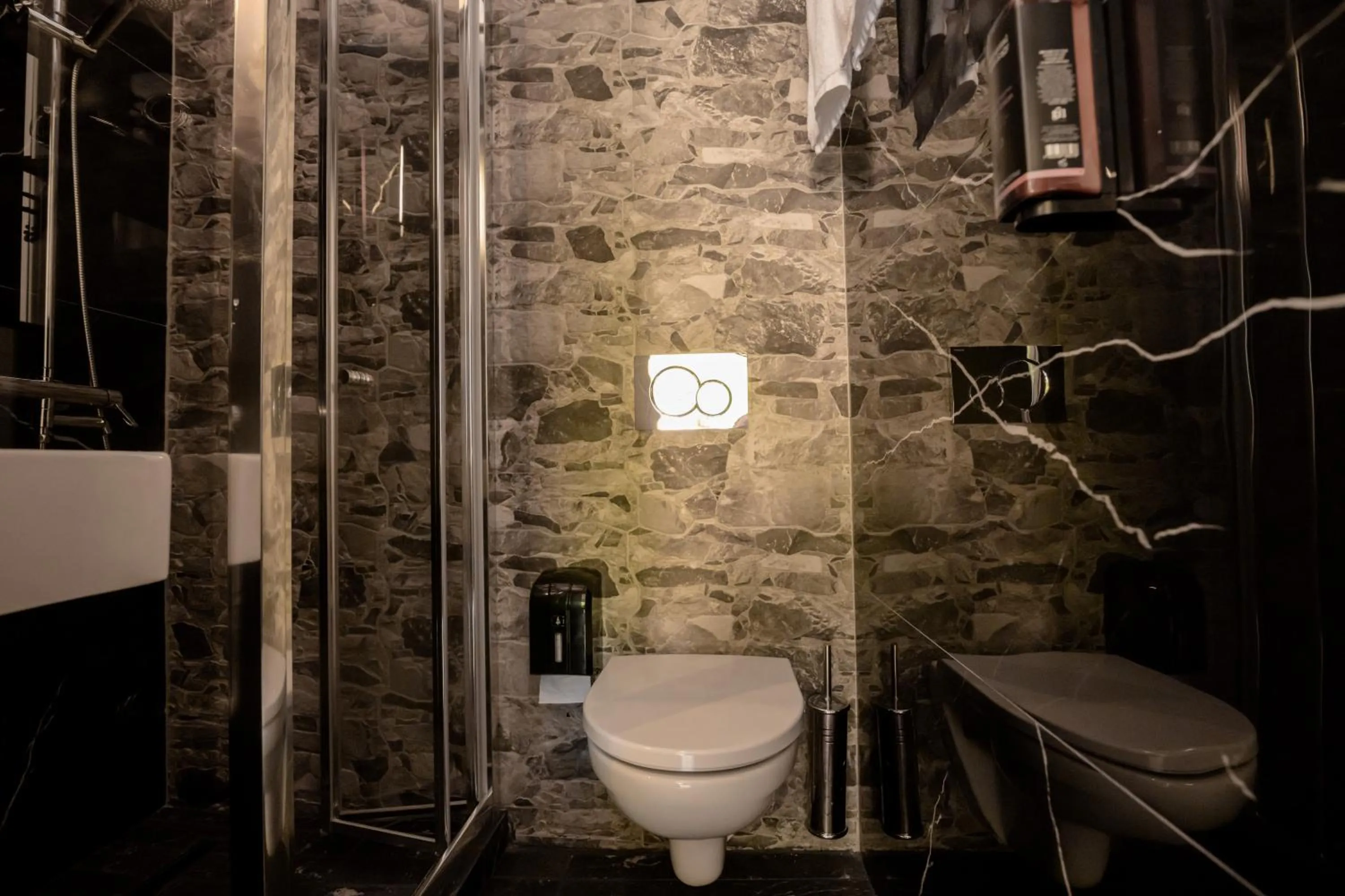 Sylvia Camping & Luxury Suites, Panel Hospitality Homes & Villas