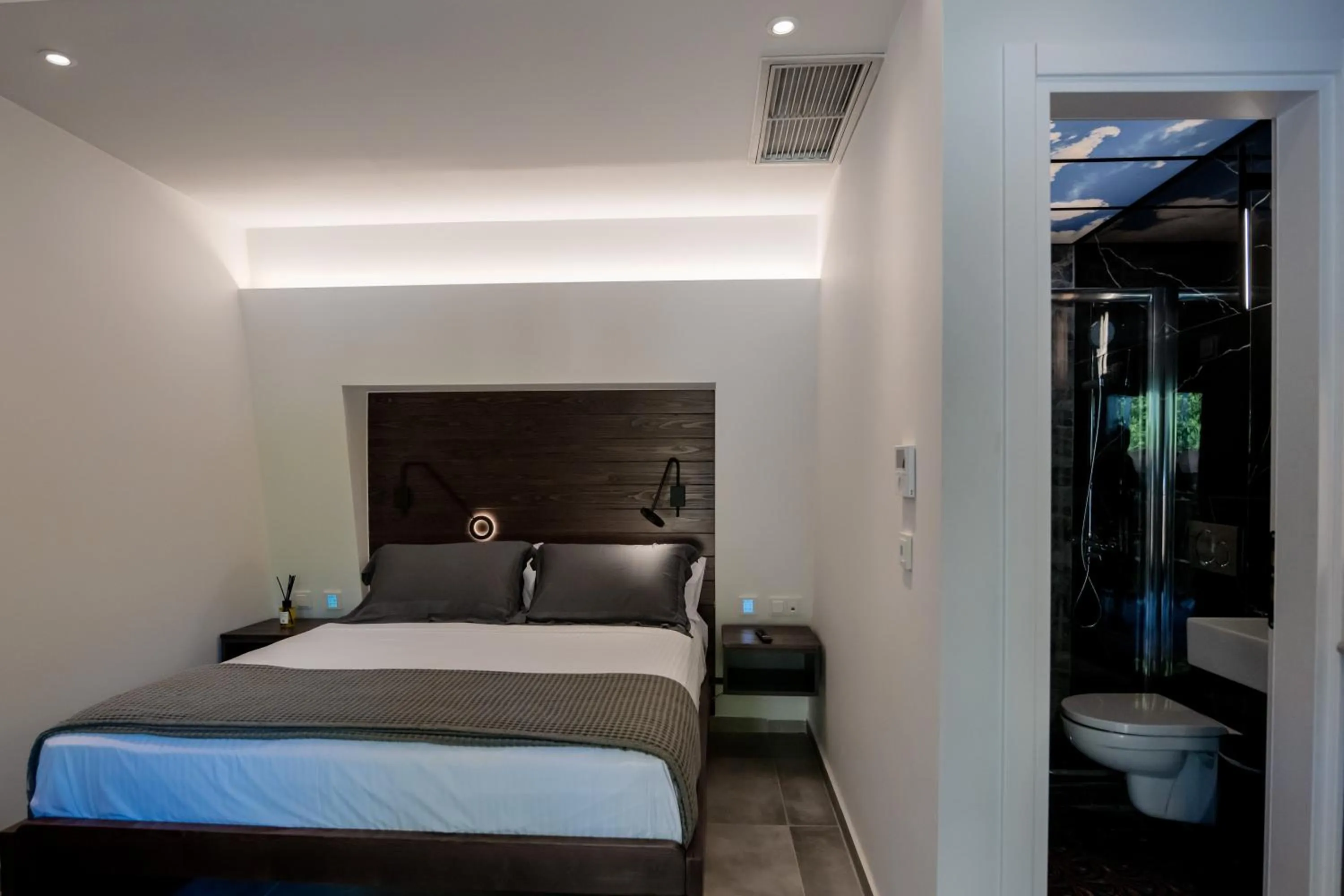 Bed in Sylvia Camping & Luxury Suites, Panel Hospitality Homes & Villas