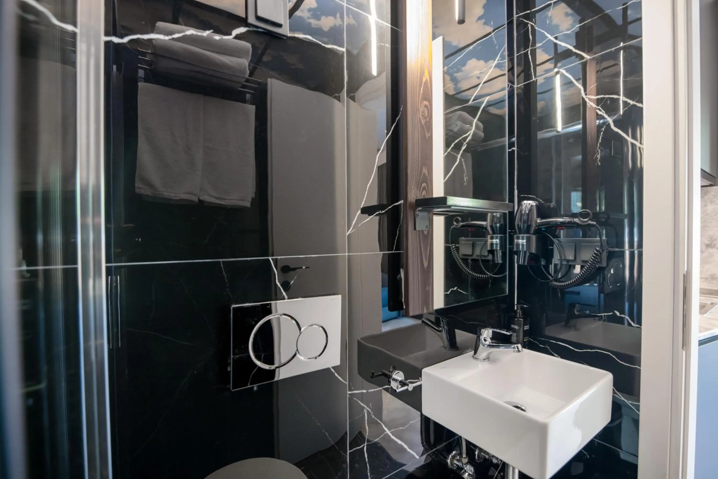 Sylvia Camping & Luxury Suites, Panel Hospitality Homes & Villas