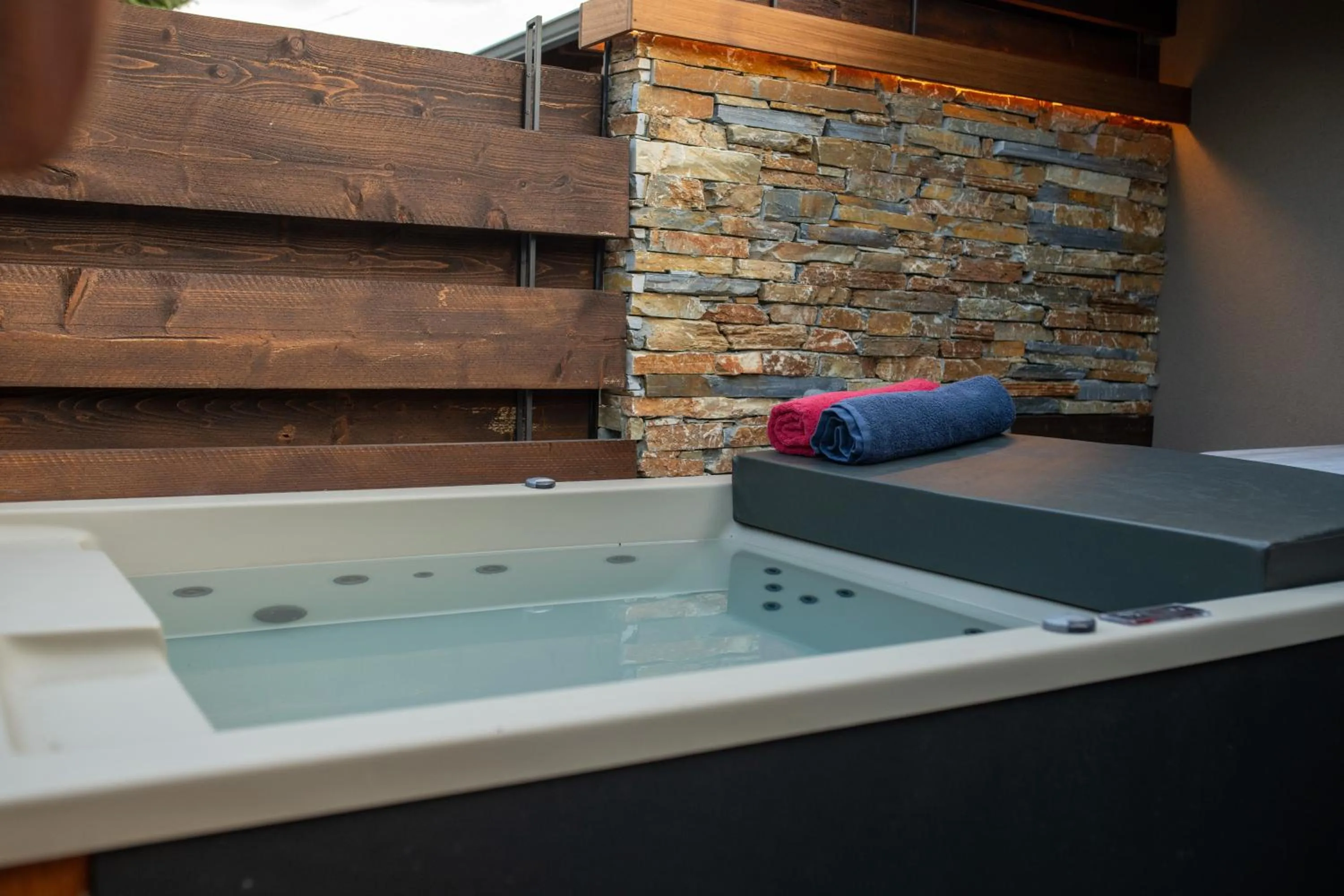 Sylvia Camping & Luxury Suites, Panel Hospitality Homes & Villas