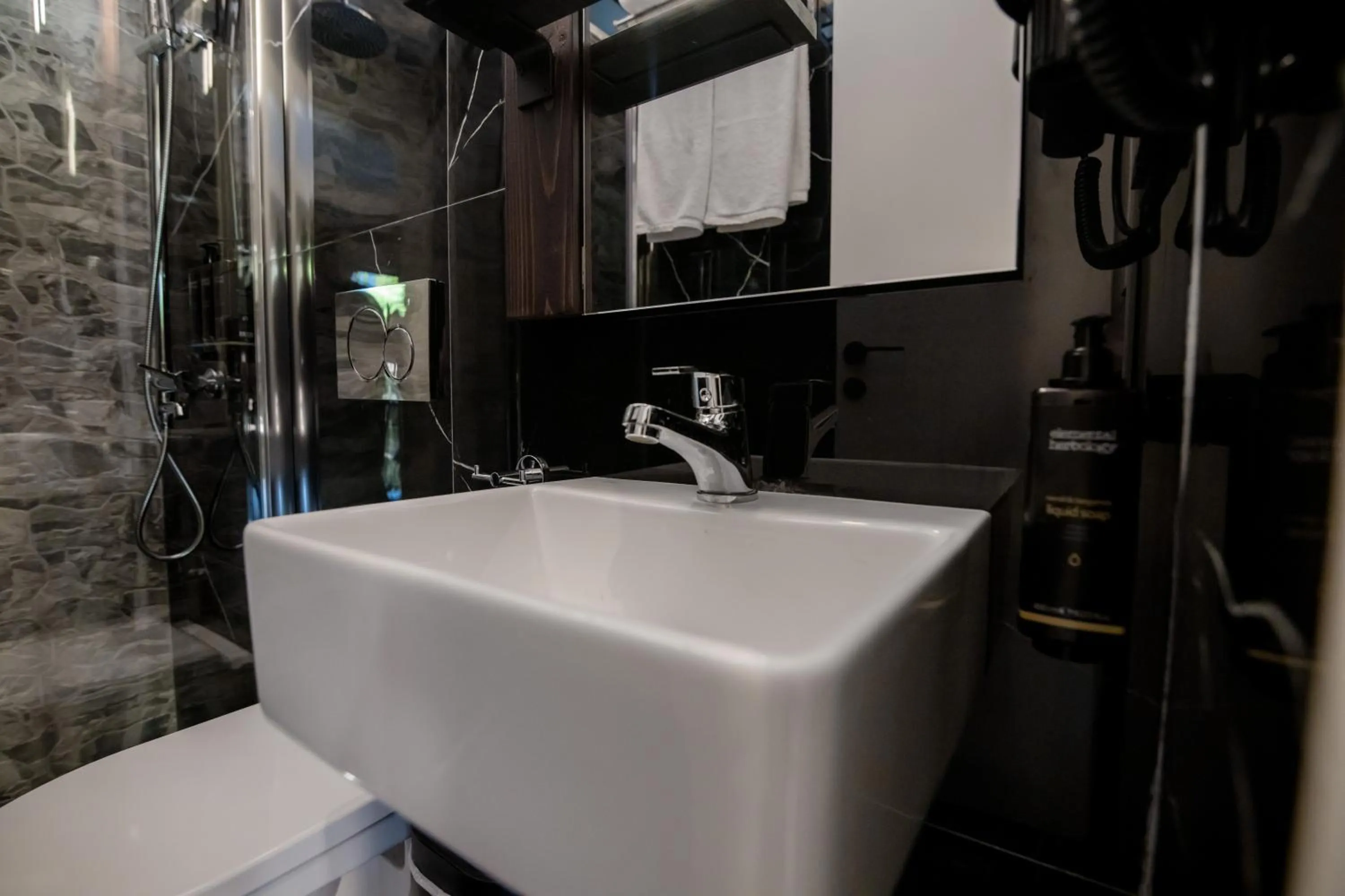 Sylvia Camping & Luxury Suites, Panel Hospitality Homes & Villas