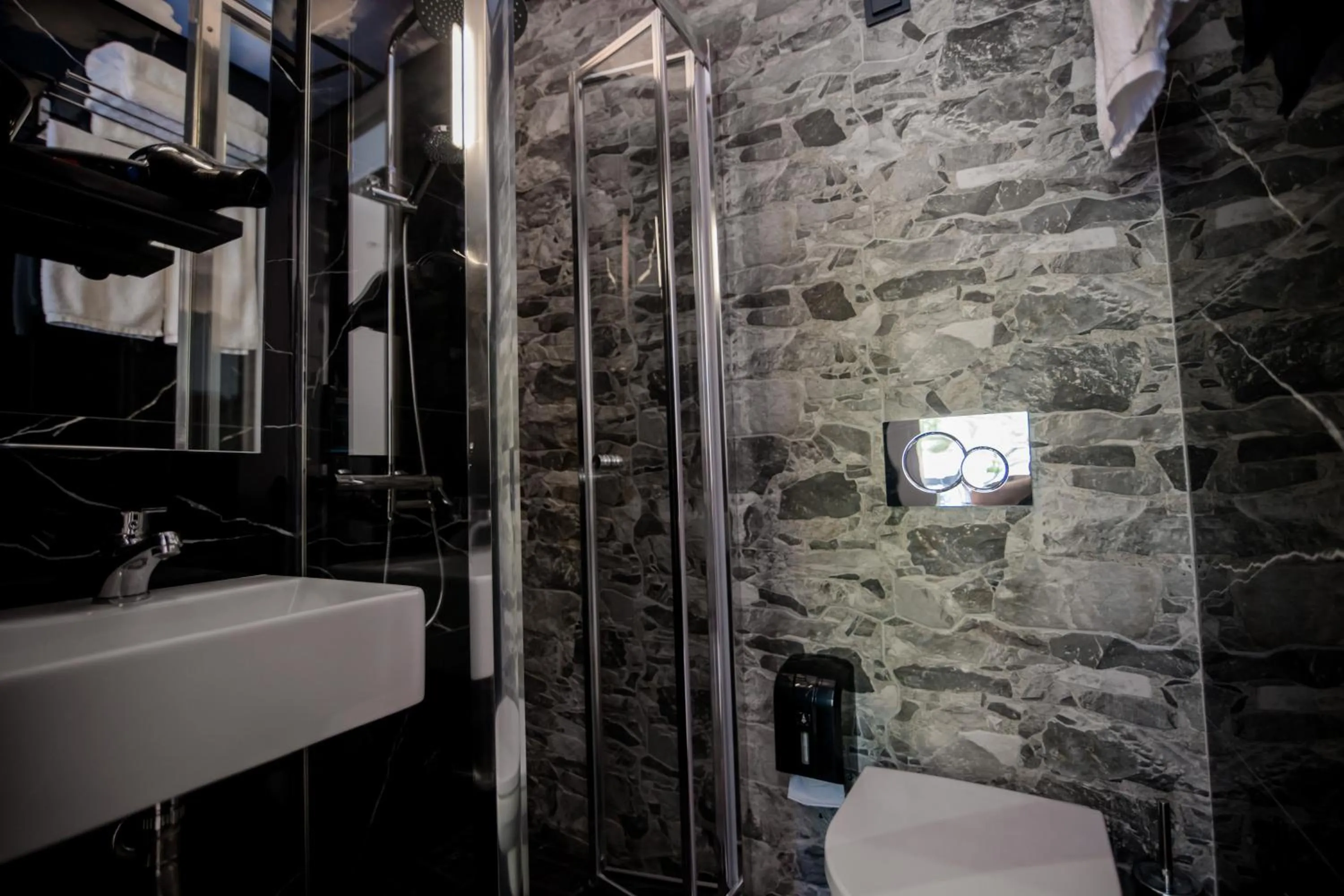 Sylvia Camping & Luxury Suites, Panel Hospitality Homes & Villas