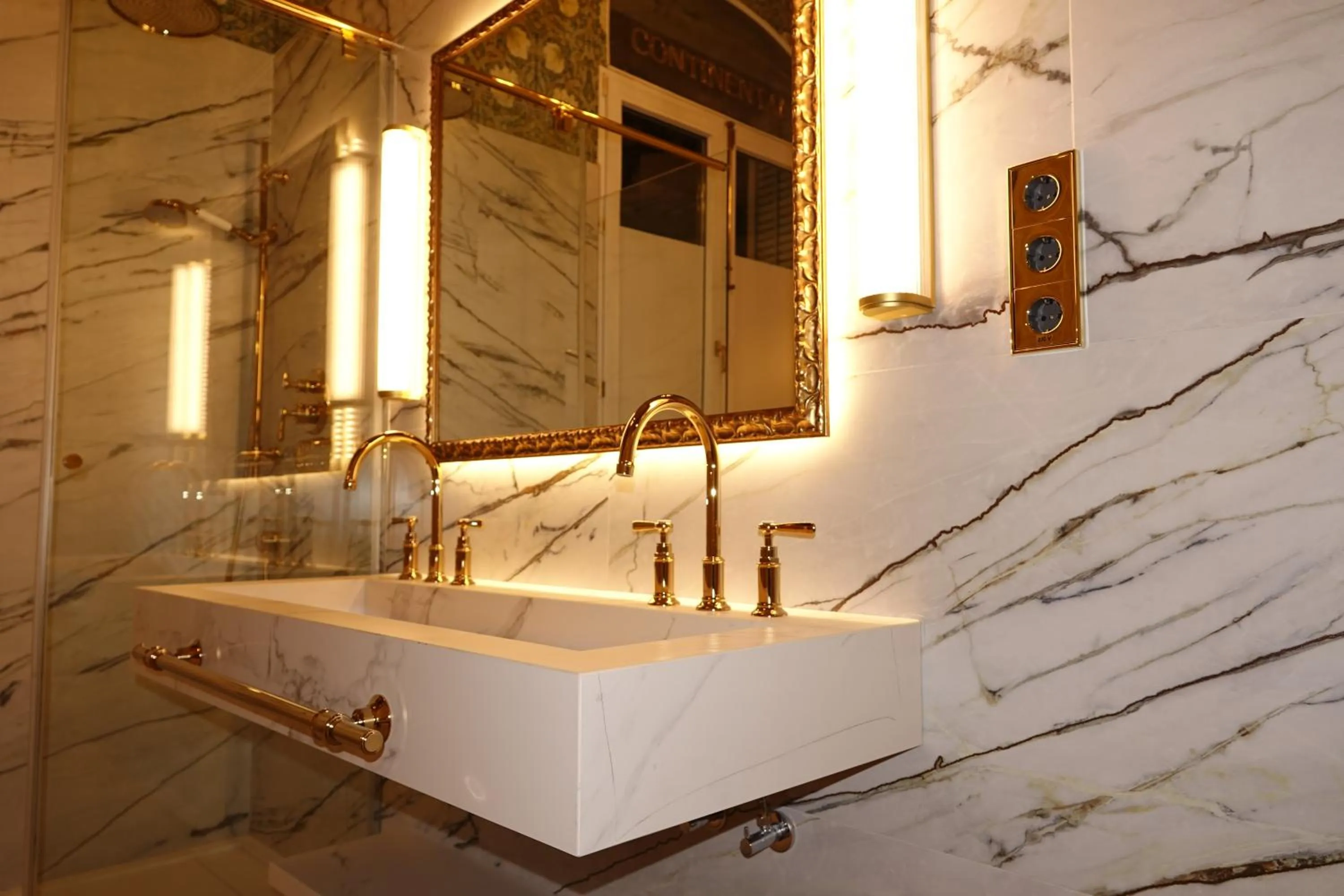 Bathroom in Hotel Continental Palacete