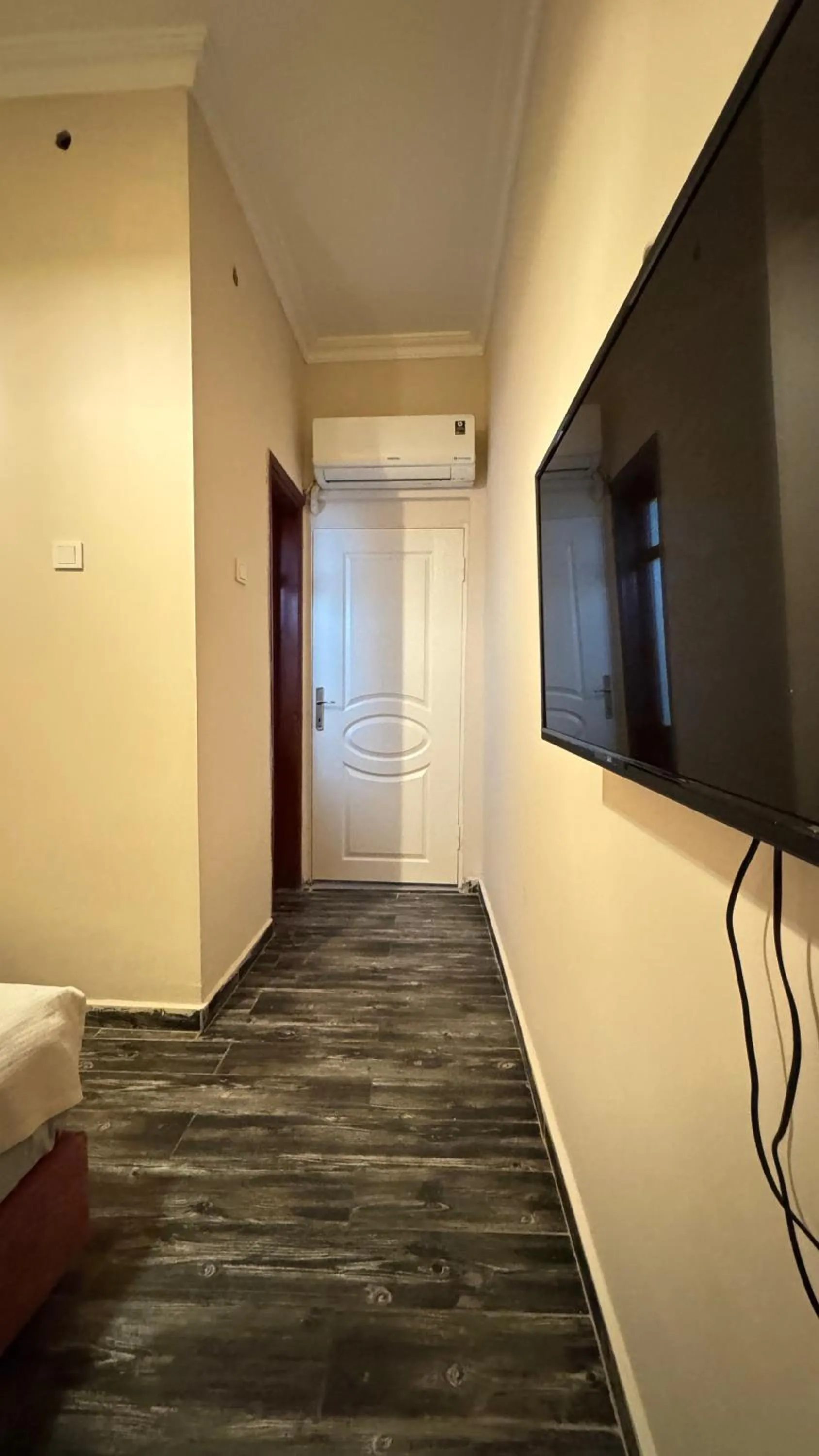 Bed in Callisto Pub & Kitchen & Hotel