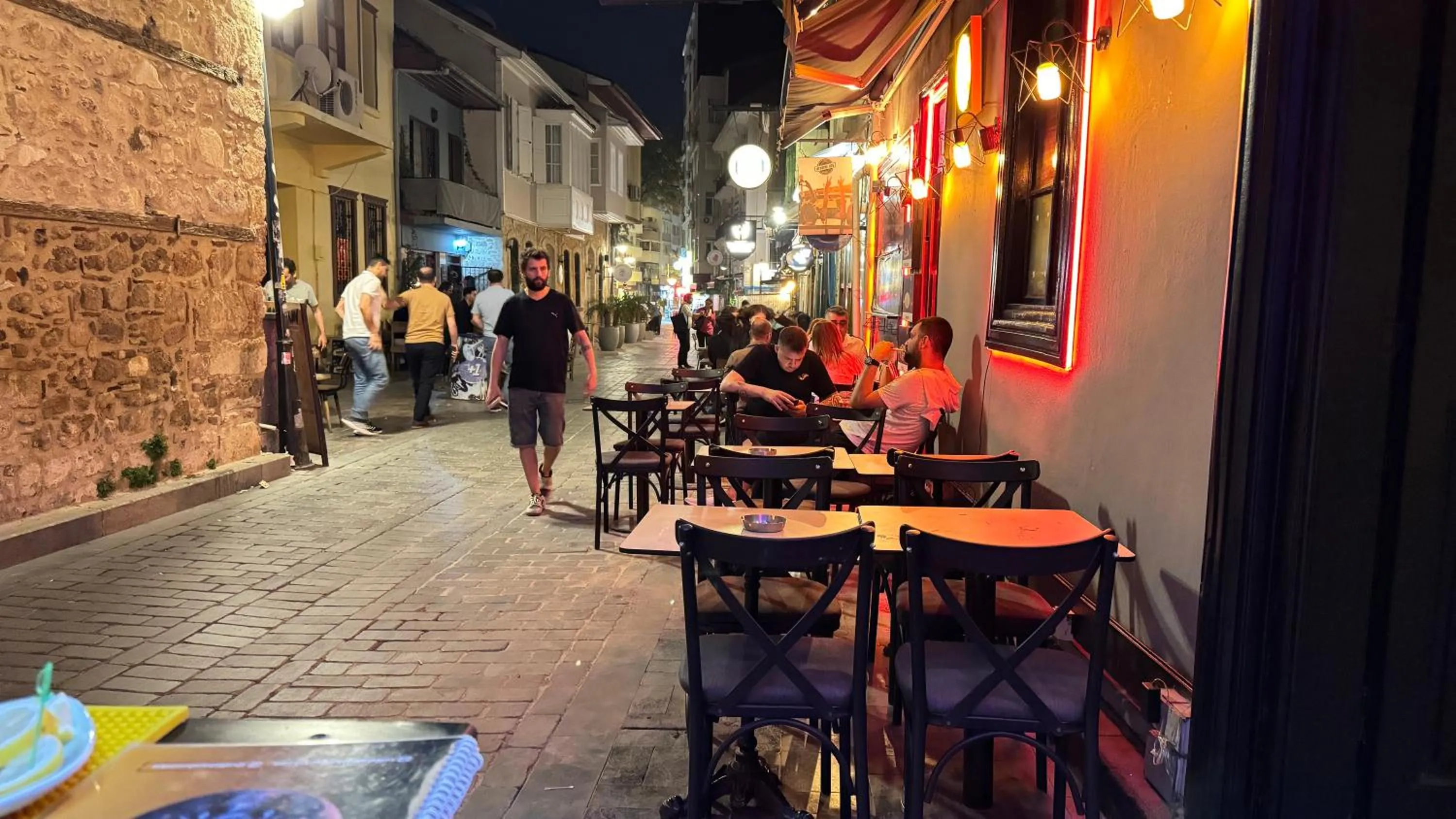 Restaurant/places to eat in Callisto Pub & Kitchen & Hotel