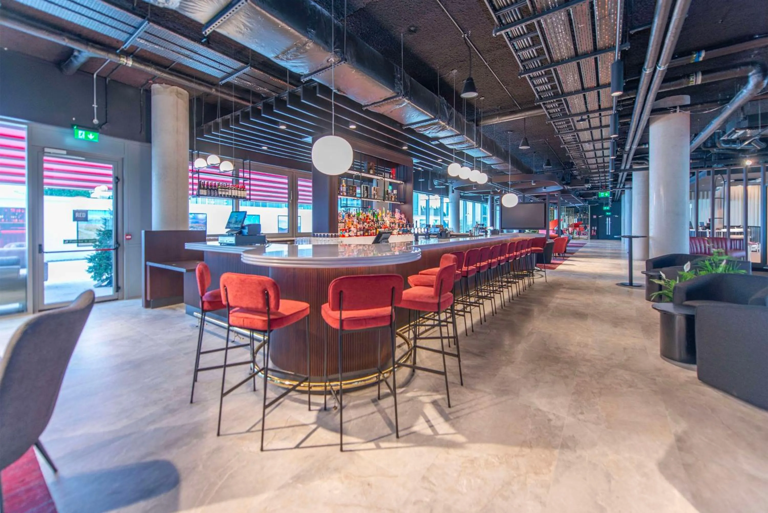Lounge or bar in Radisson RED Galway