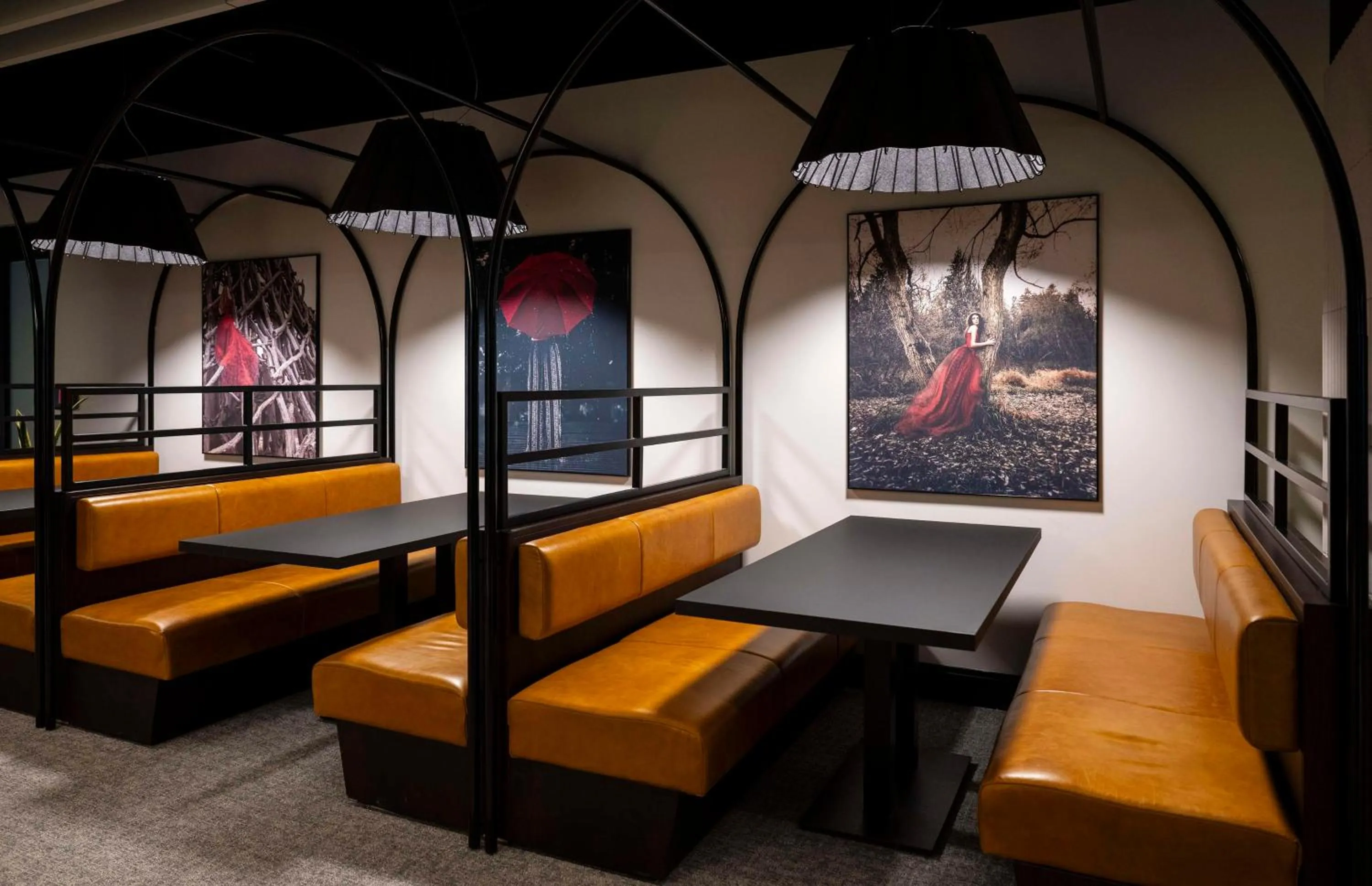 Business facilities, Bed in Radisson RED Galway