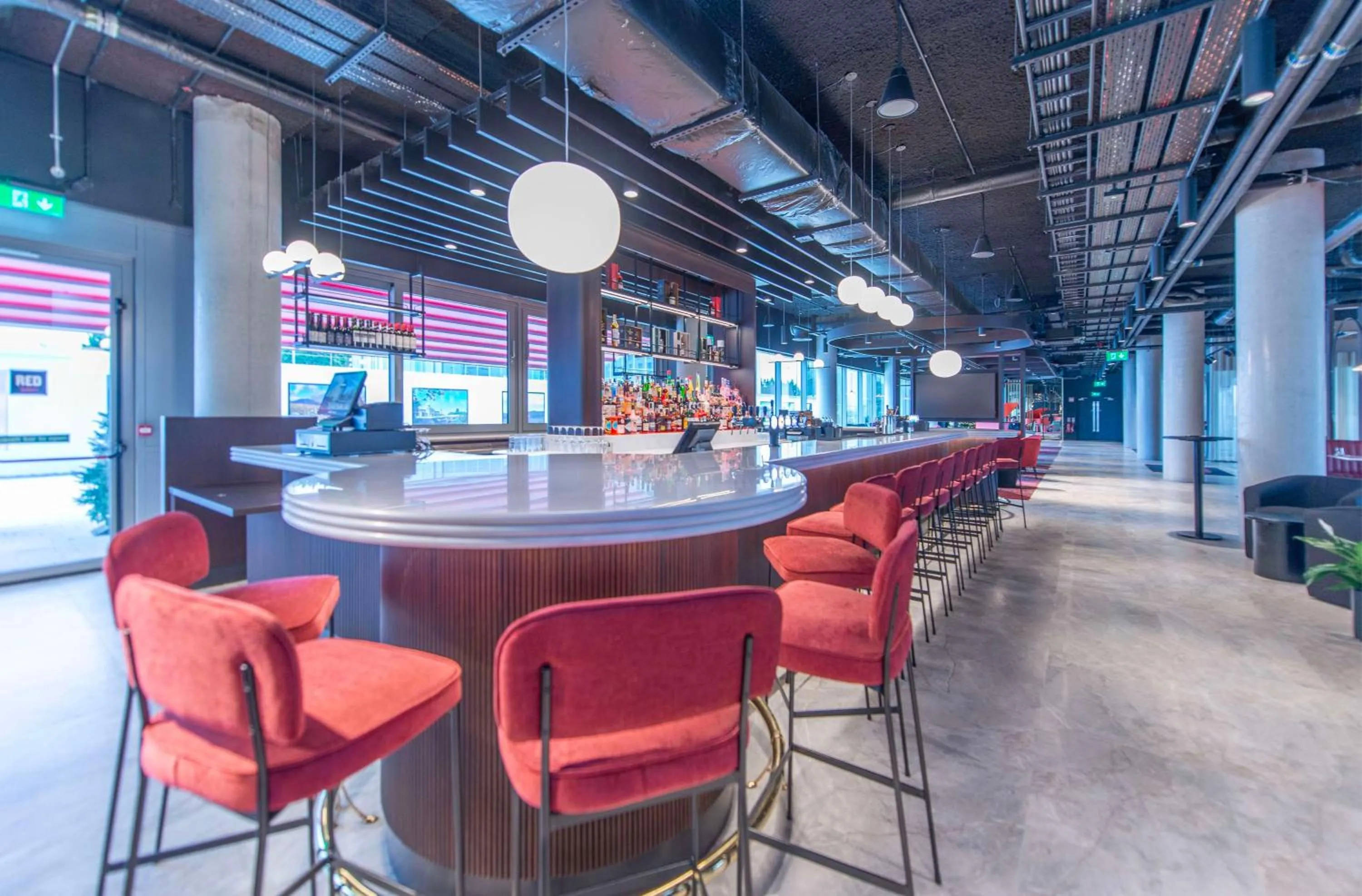Lounge or bar in Radisson RED Galway