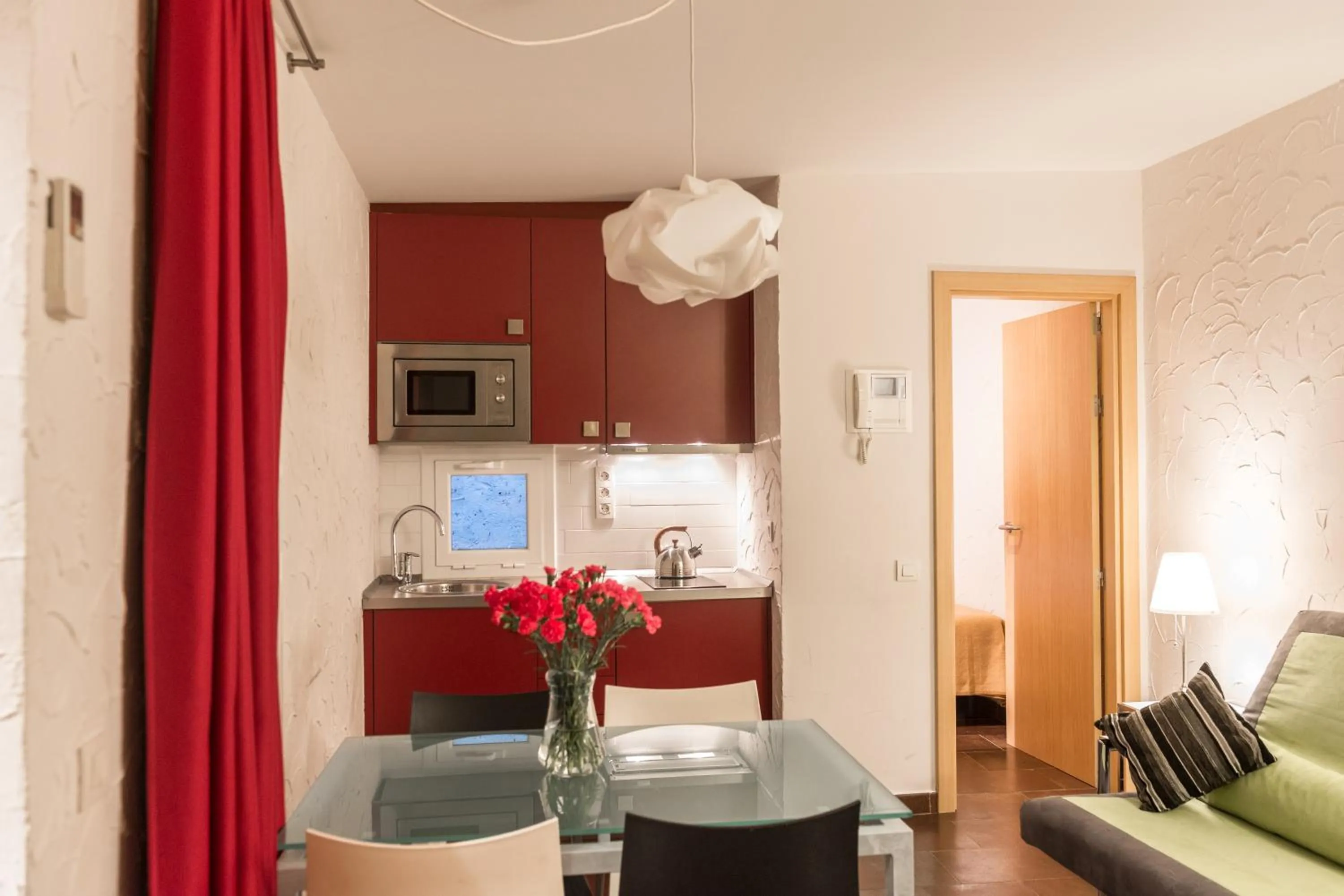 Kitchen or kitchenette in Apartaments Ciutat Vella