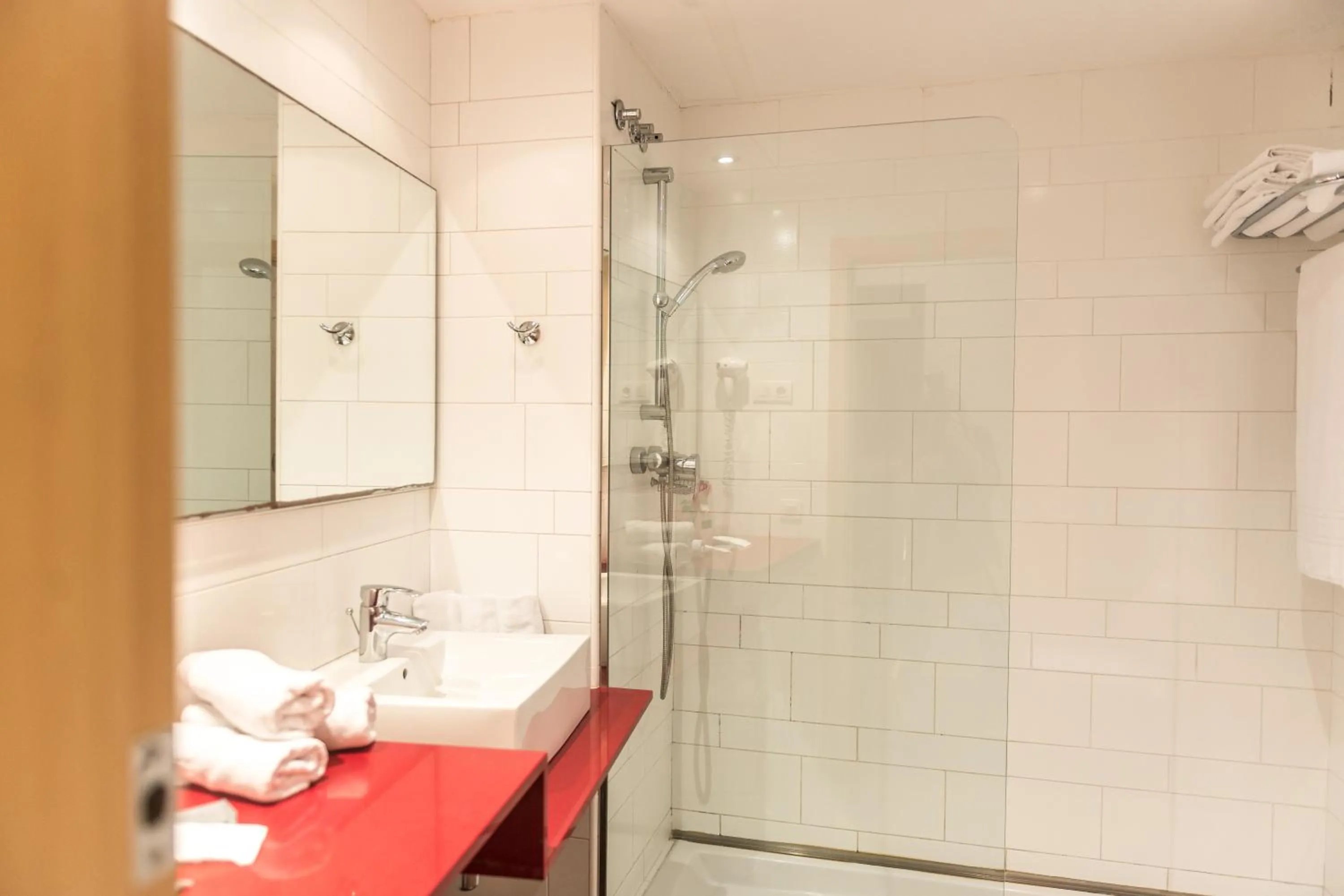 Shower in Apartaments Ciutat Vella