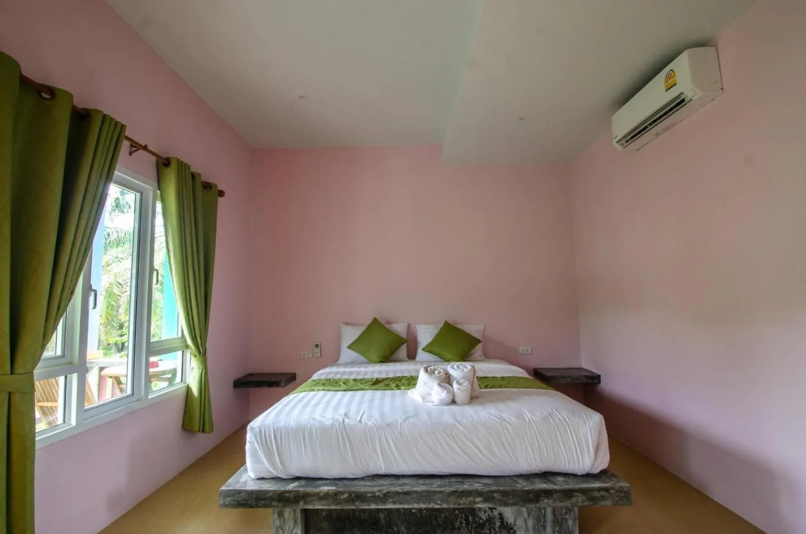 Photo of the whole room, Bed in Tum Mai Kaew Lanta Resort