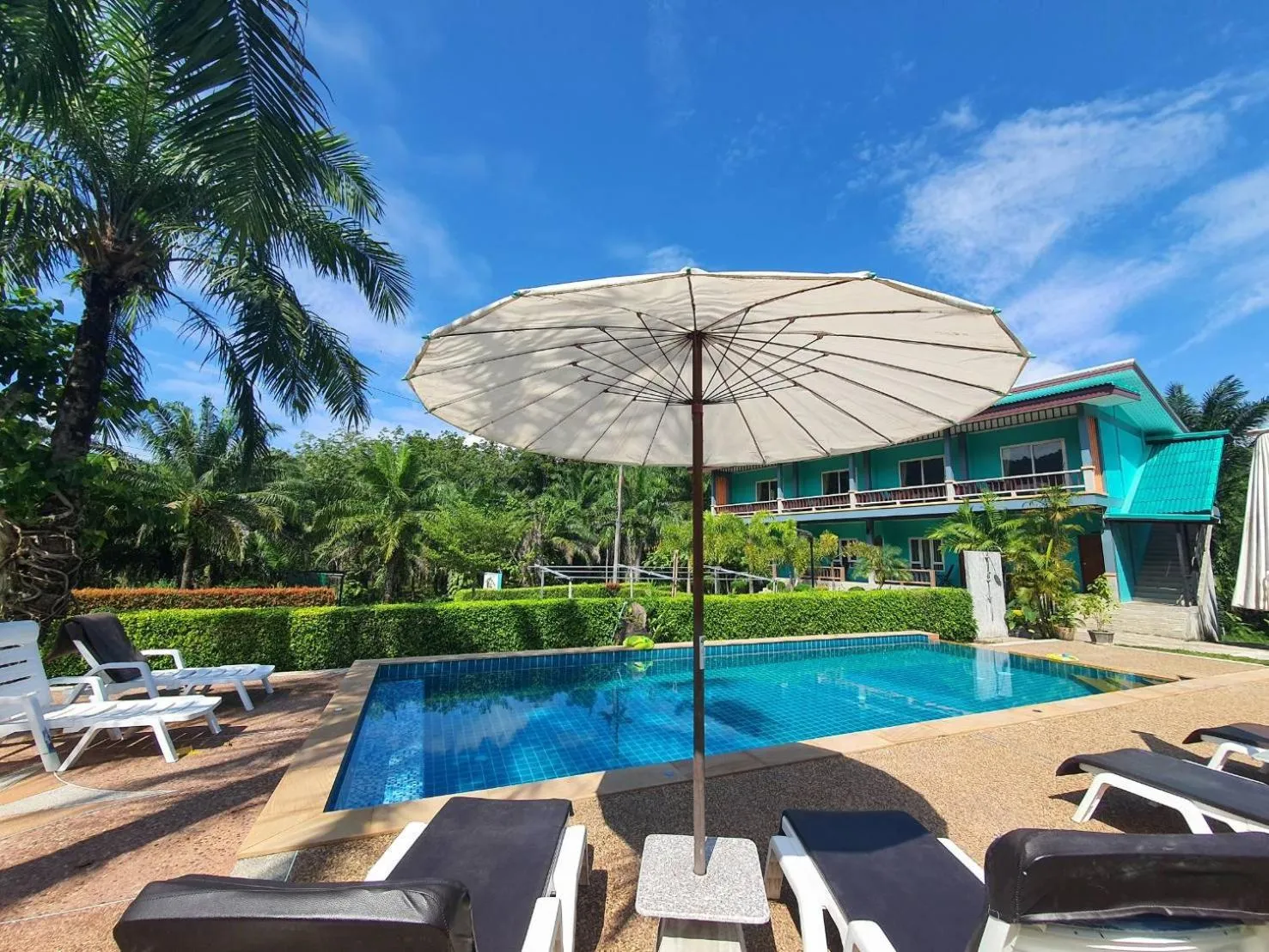Swimming pool in Tum Mai Kaew Lanta Resort