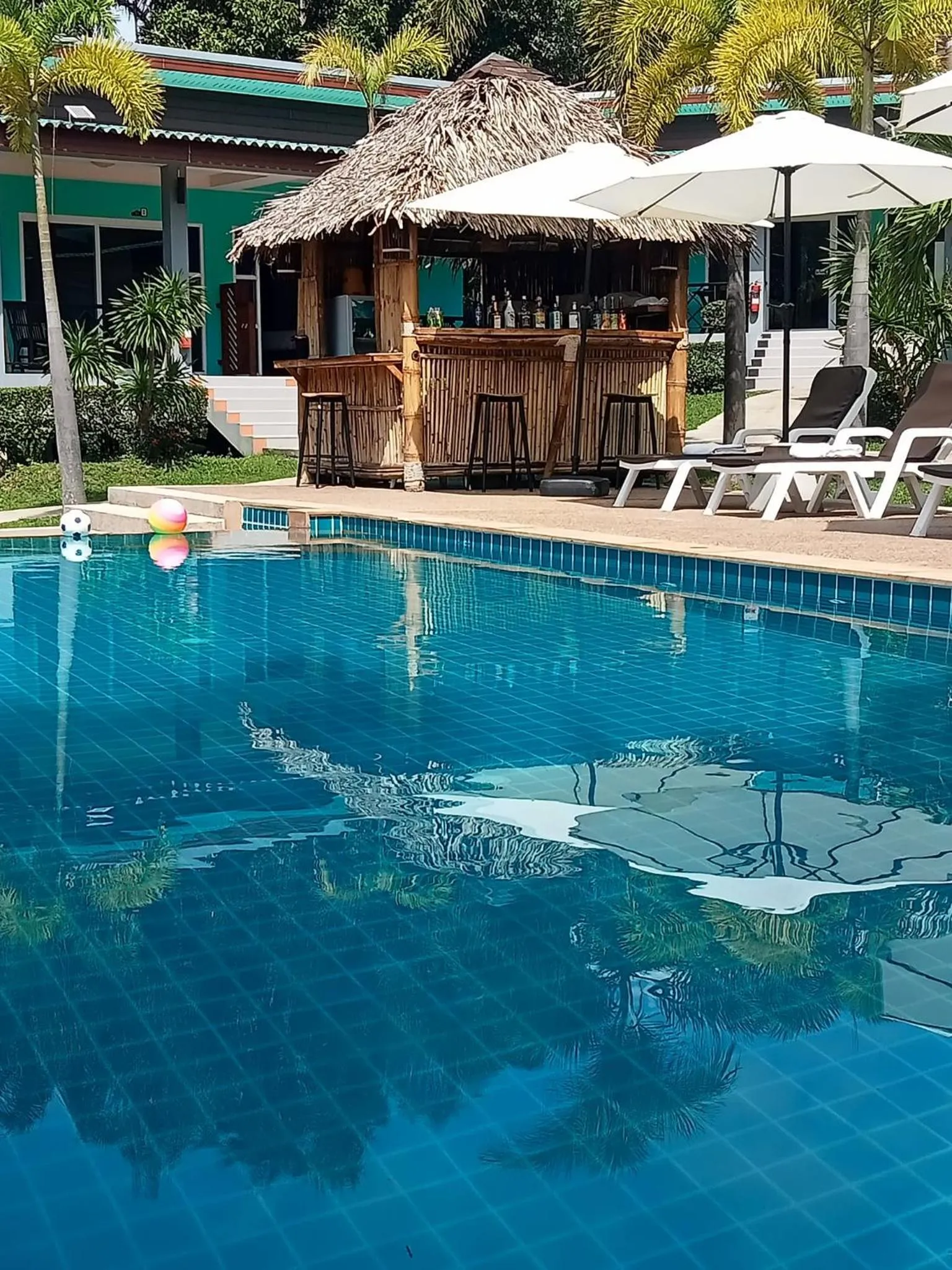 Swimming pool in Tum Mai Kaew Lanta Resort