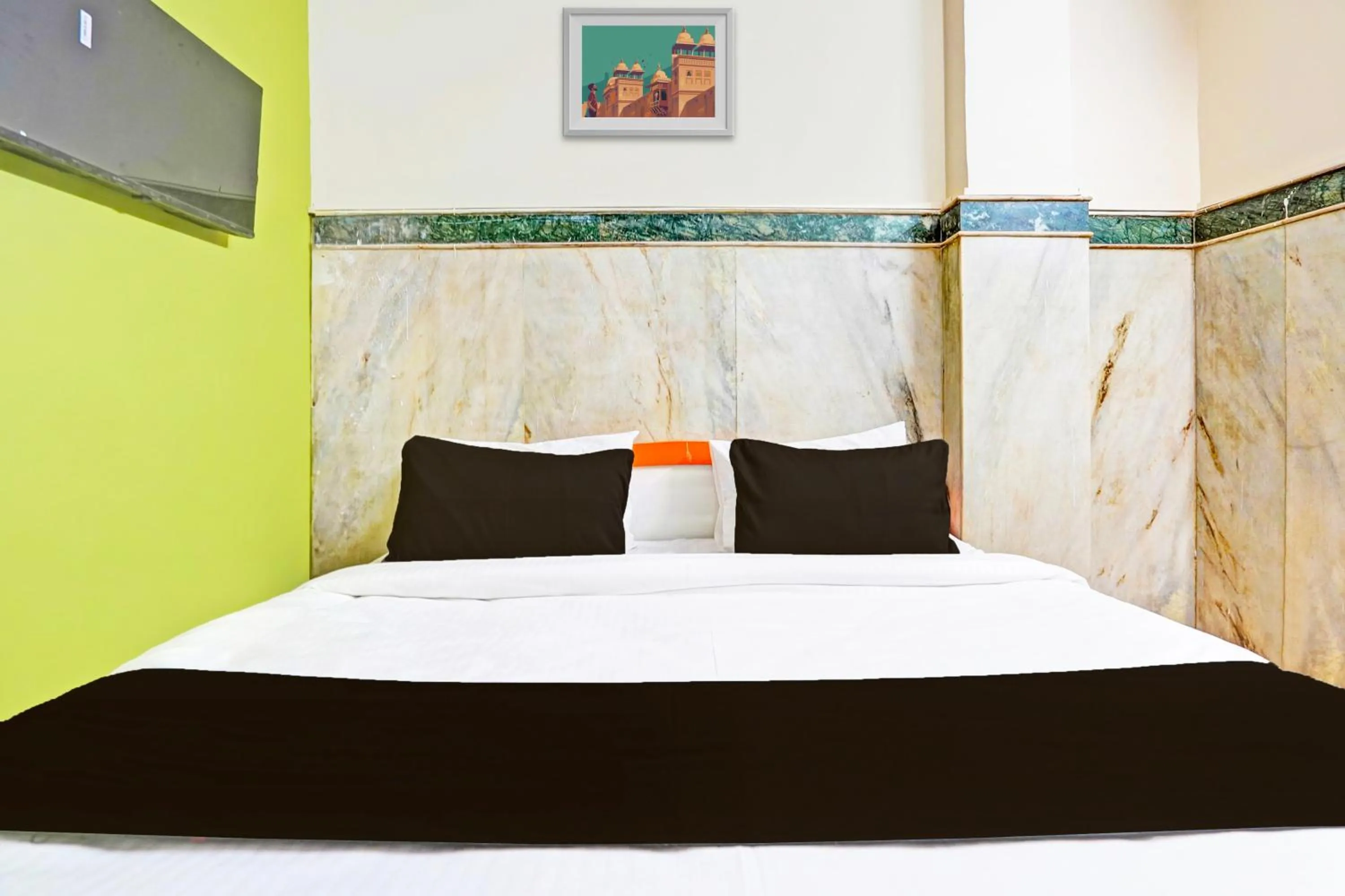 Bedroom, Bed in Super Hotel O JPS Lux