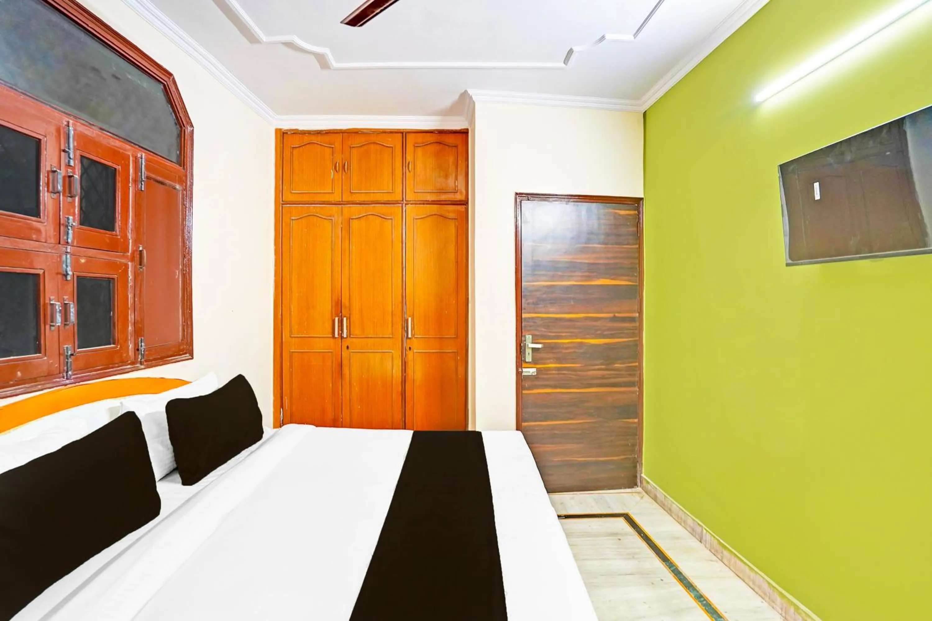 Bedroom, Bed in Super Hotel O JPS Lux