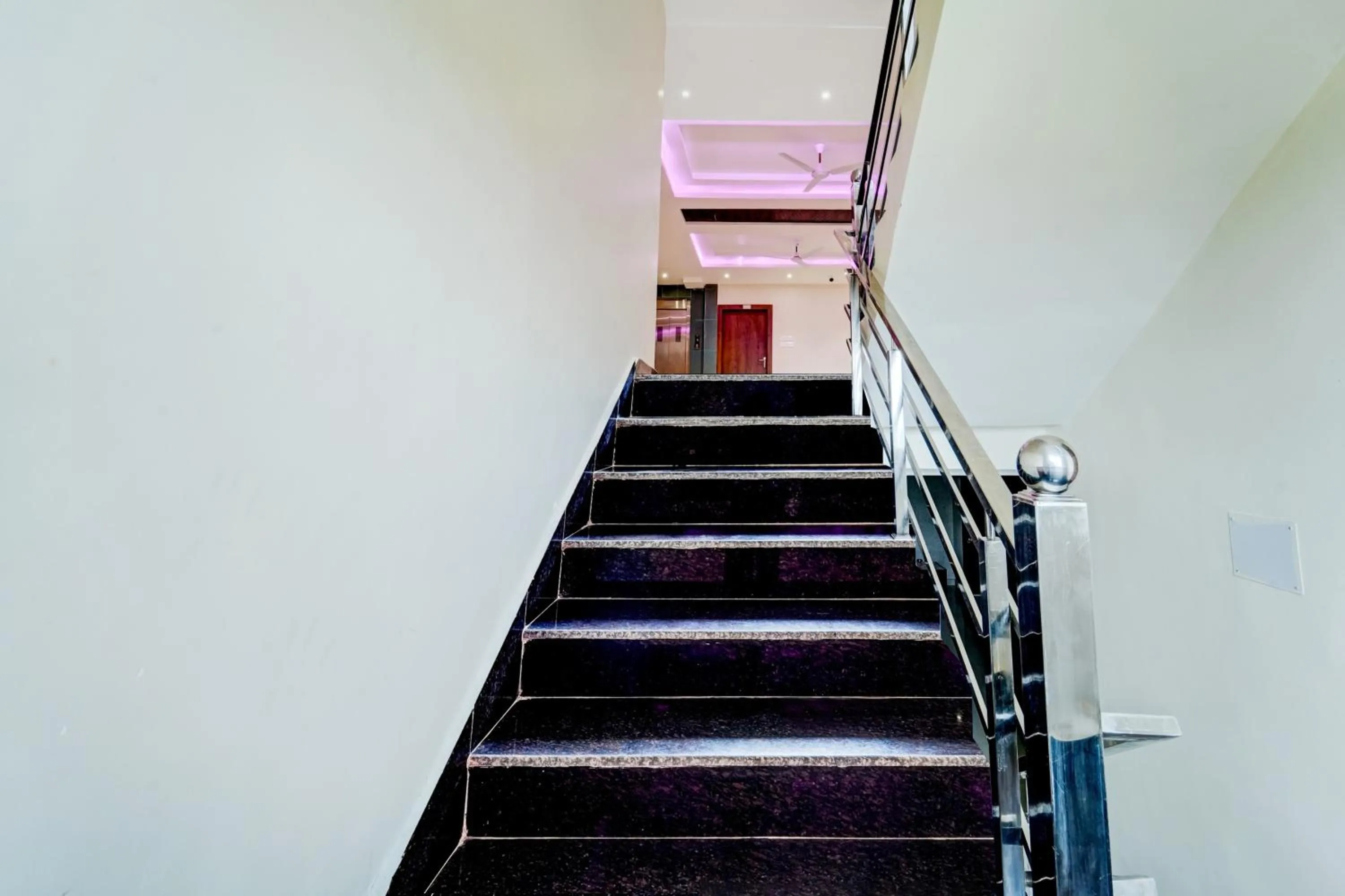 Lobby or reception in Super Townhouse La Vista