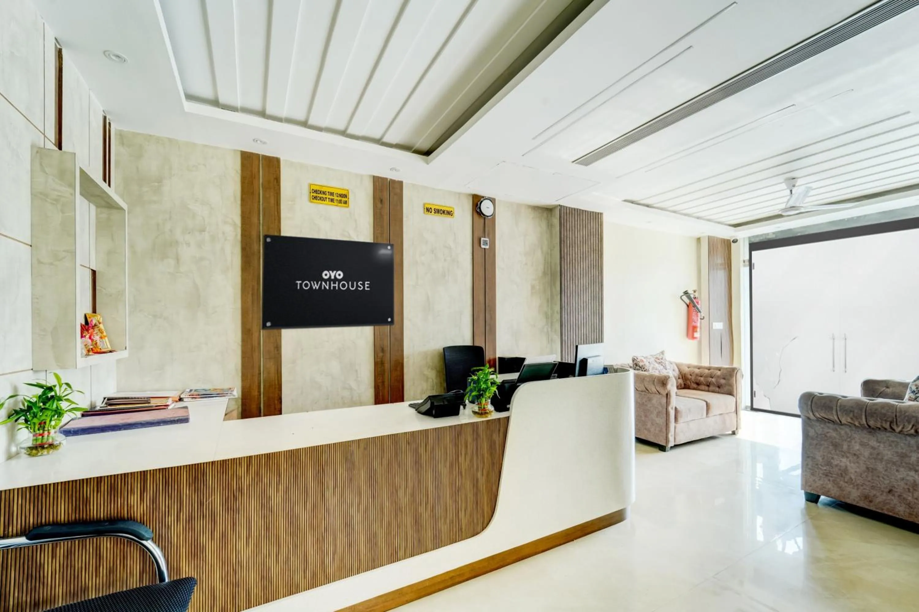 Lobby or reception in Super Townhouse La Vista