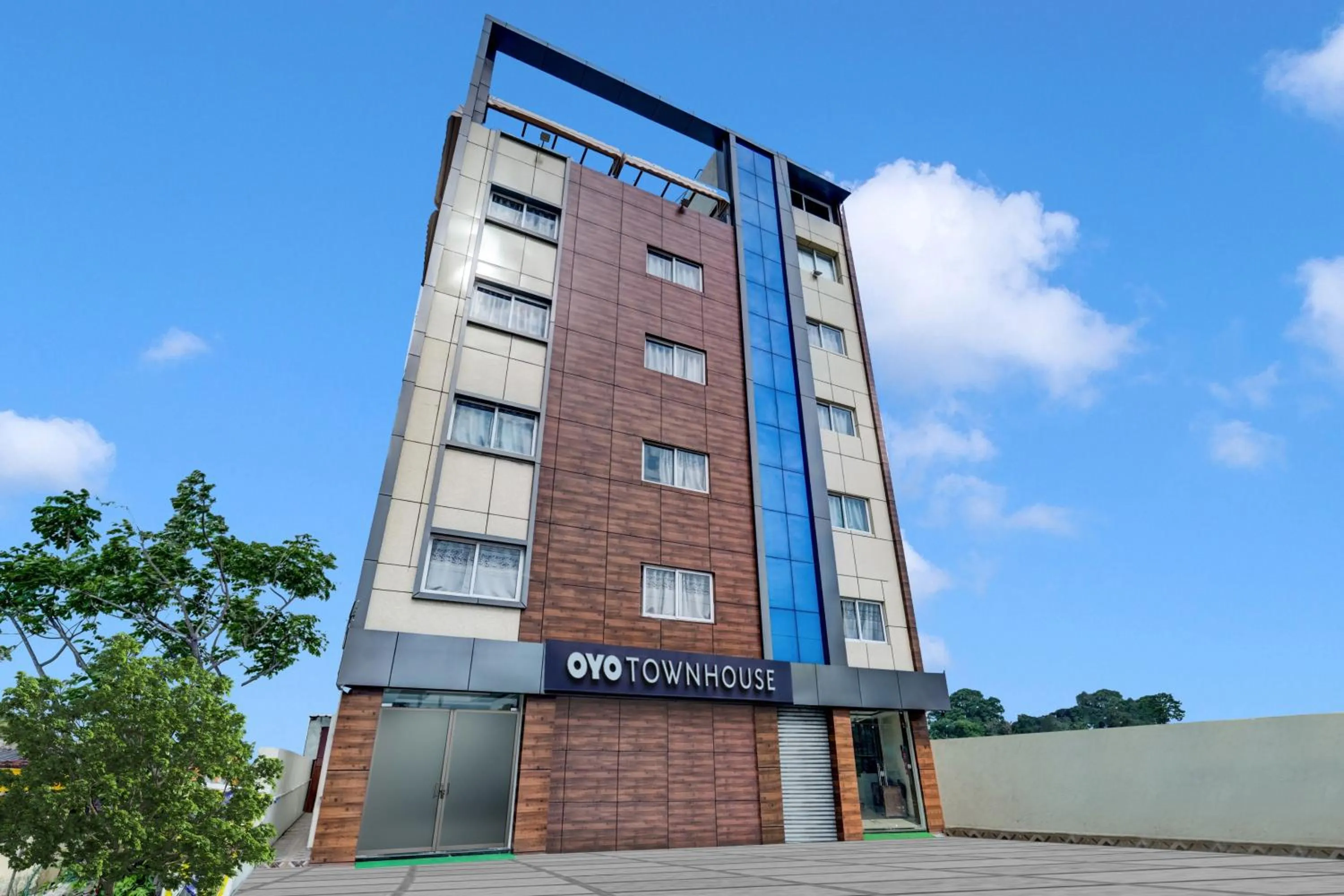 Facade/entrance in Super Townhouse La Vista