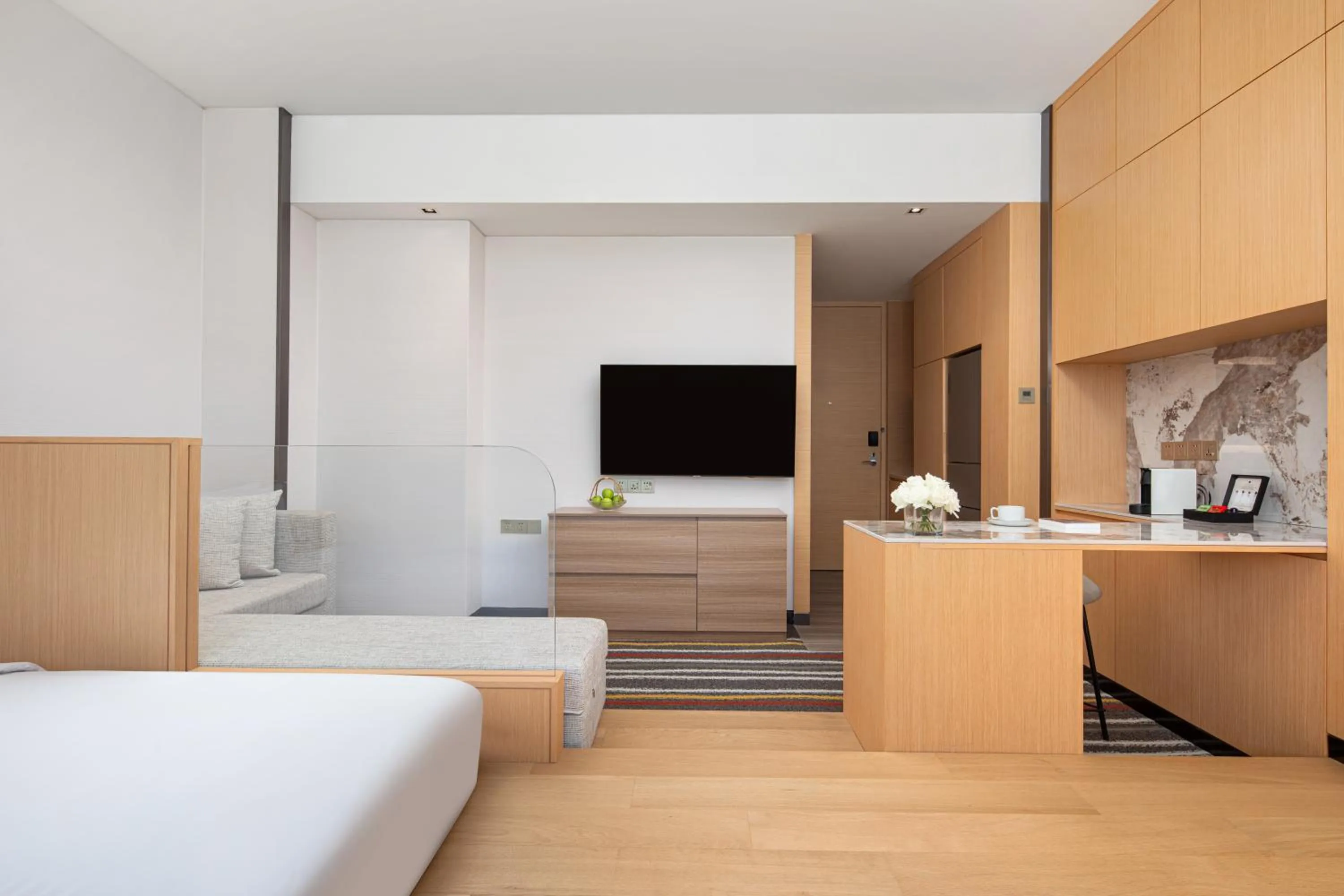 Seating area, Bed in Fraser Place Wujiaochang Shanghai City Center