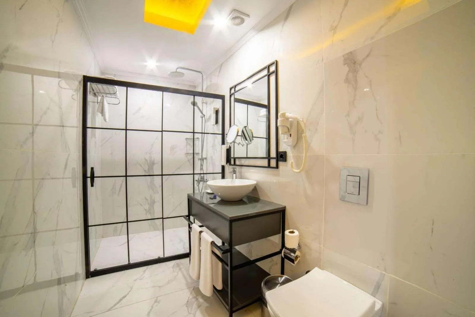 Shower in Avşar Boutique Hotel