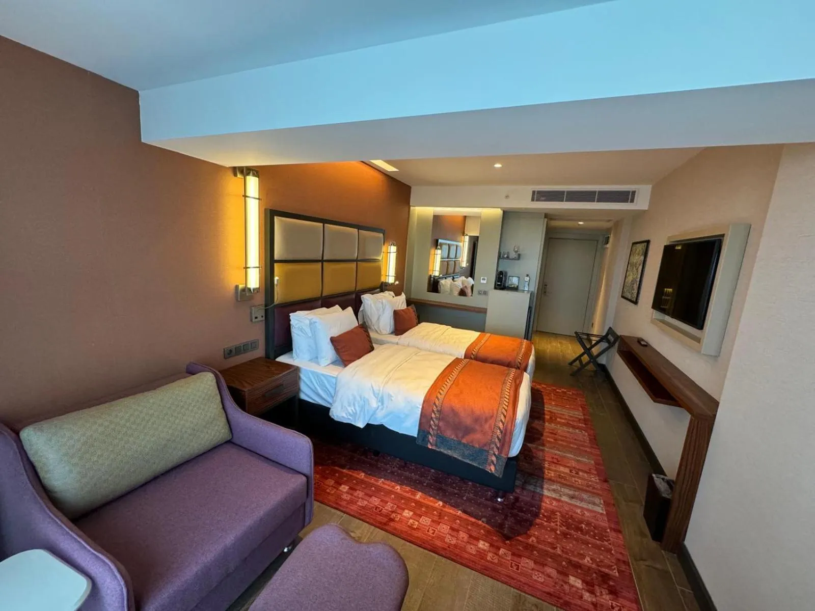 Photo of the whole room, Bed in Sile Gonen Hotel