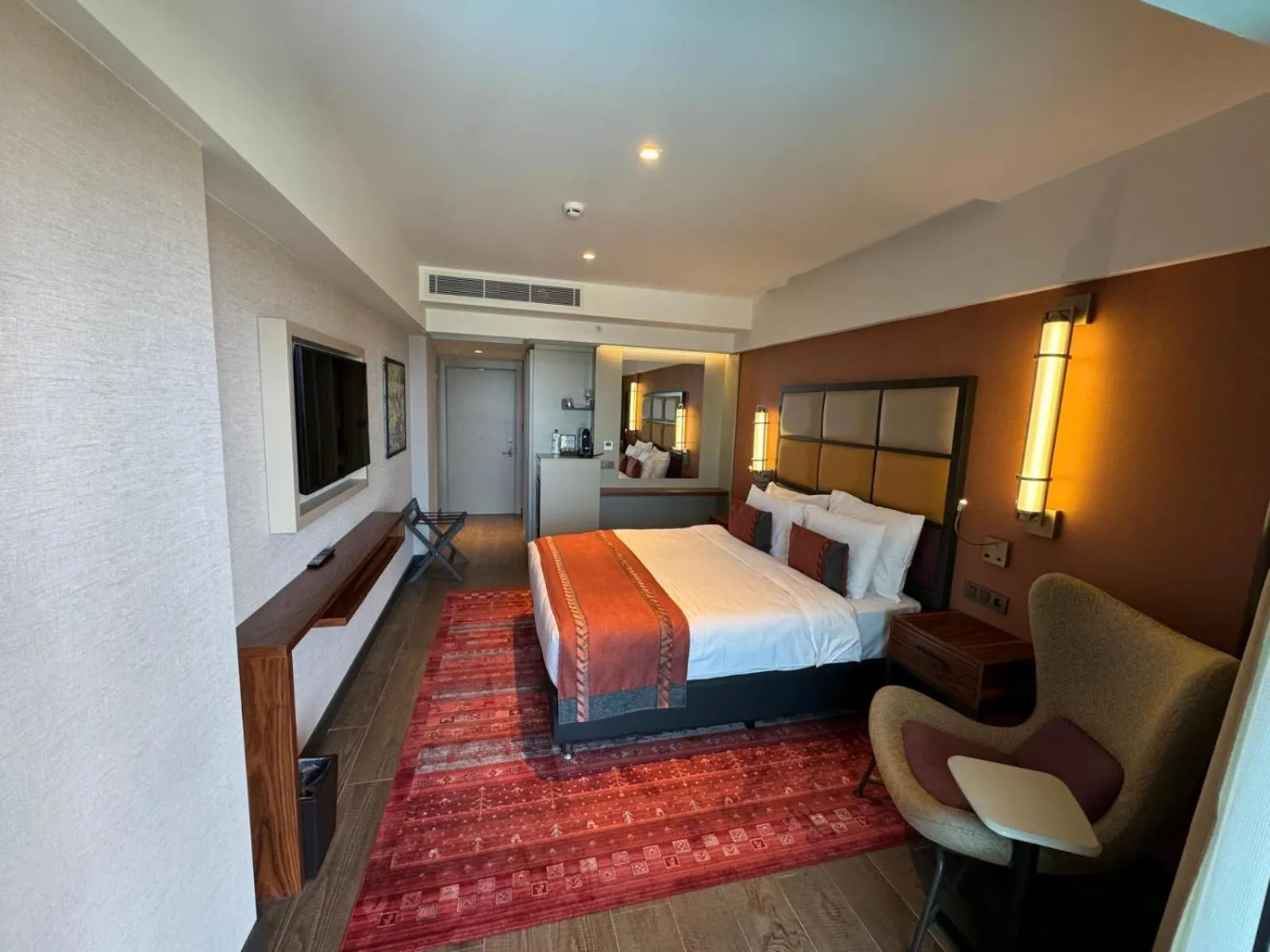 Photo of the whole room, Bed in Sile Gonen Hotel