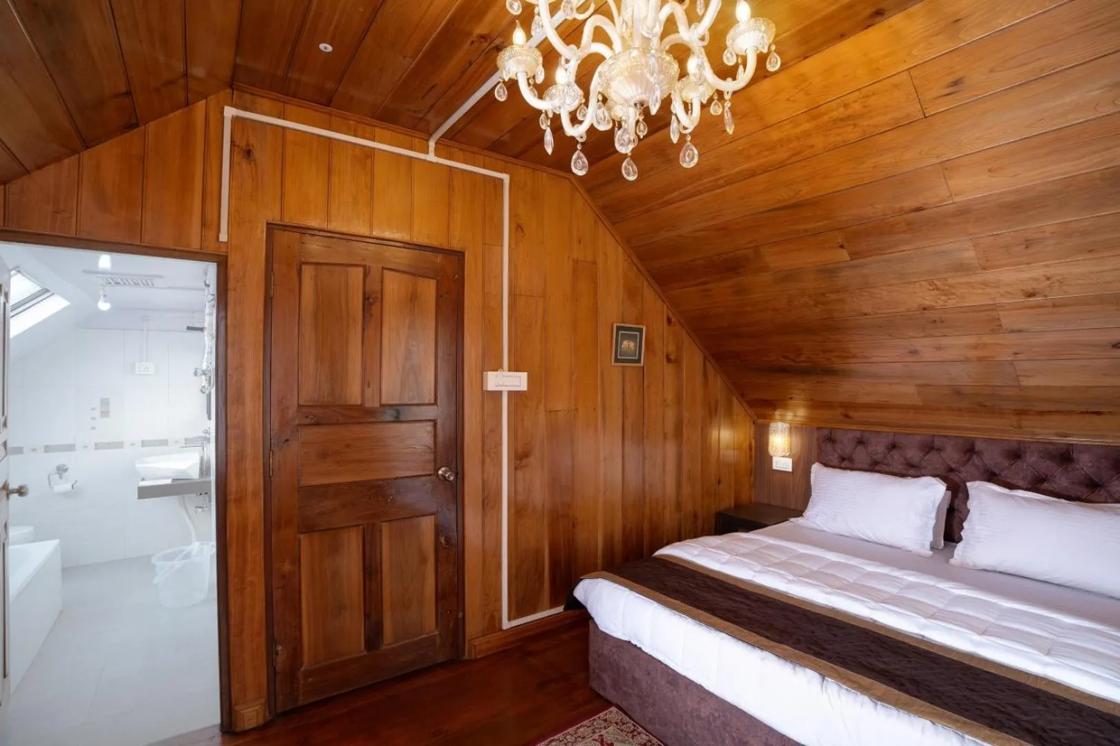 Guests, Bed in Poshtel, Meghma , Sandakphu