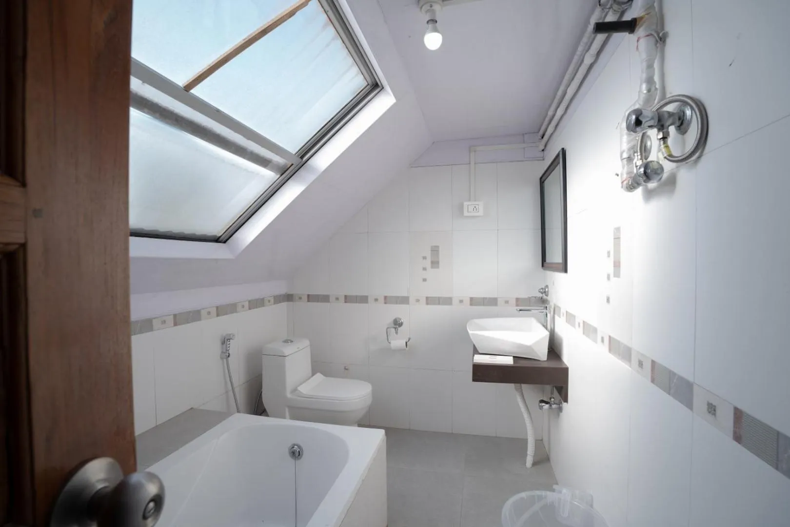 Bathroom in Poshtel, Meghma , Sandakphu