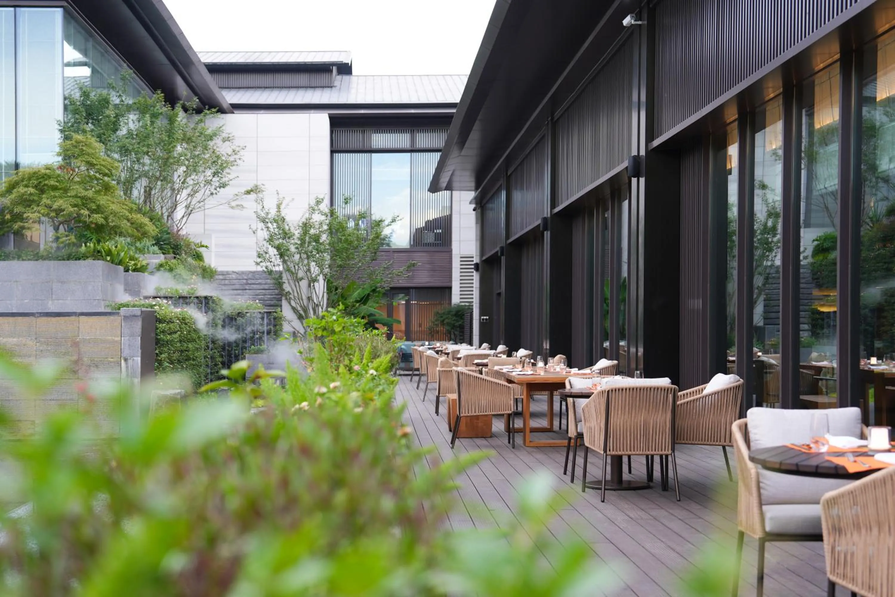 Restaurant/places to eat in Intercontinetal Xiangyang