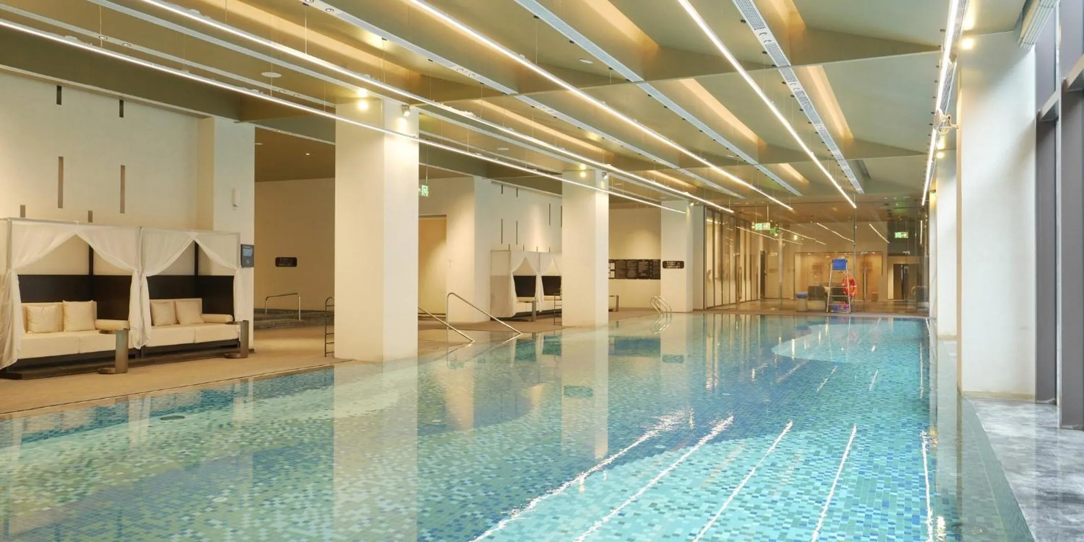 Swimming pool in Intercontinetal Xiangyang