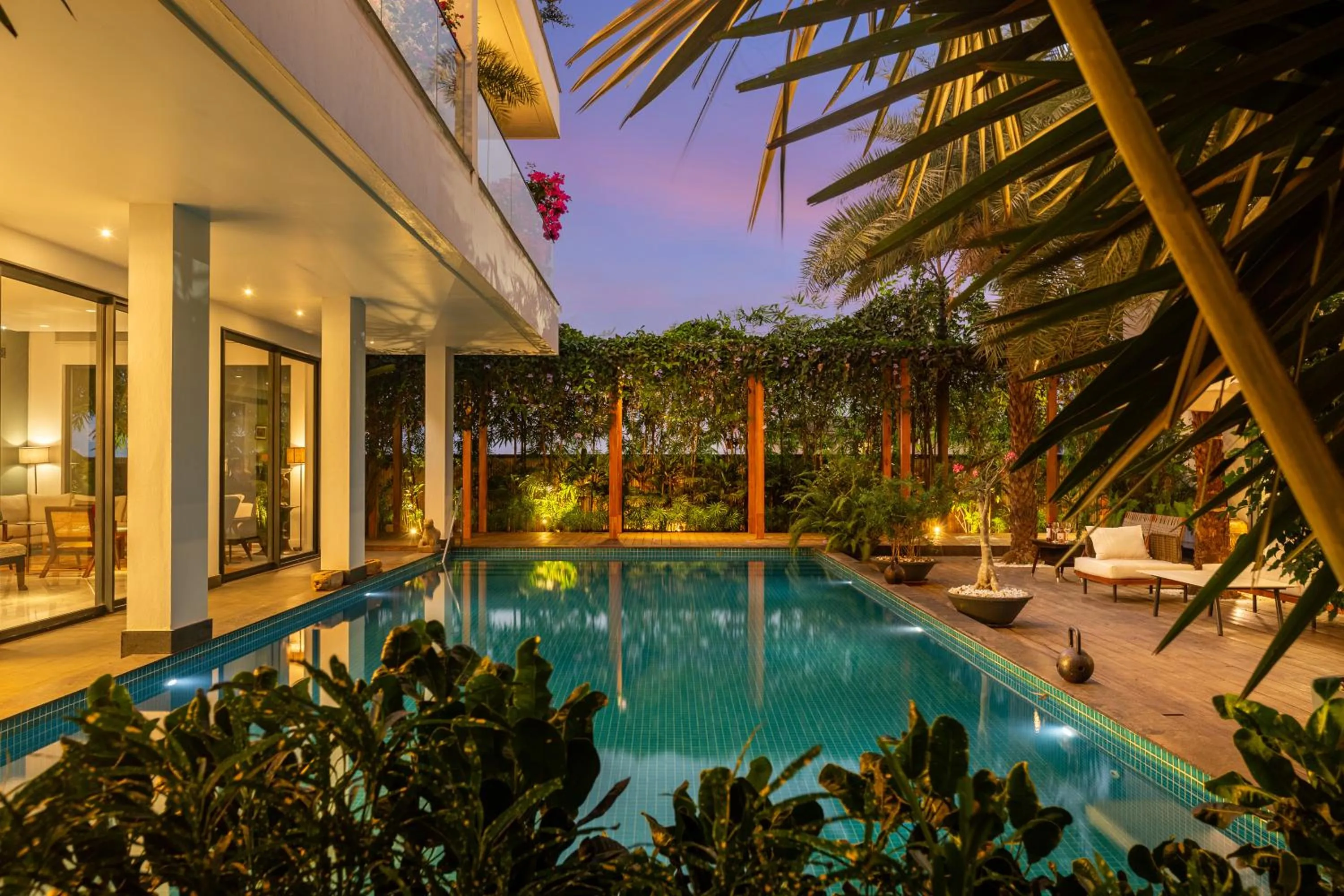 Swimming pool in Amorzito by Solitaire Stays