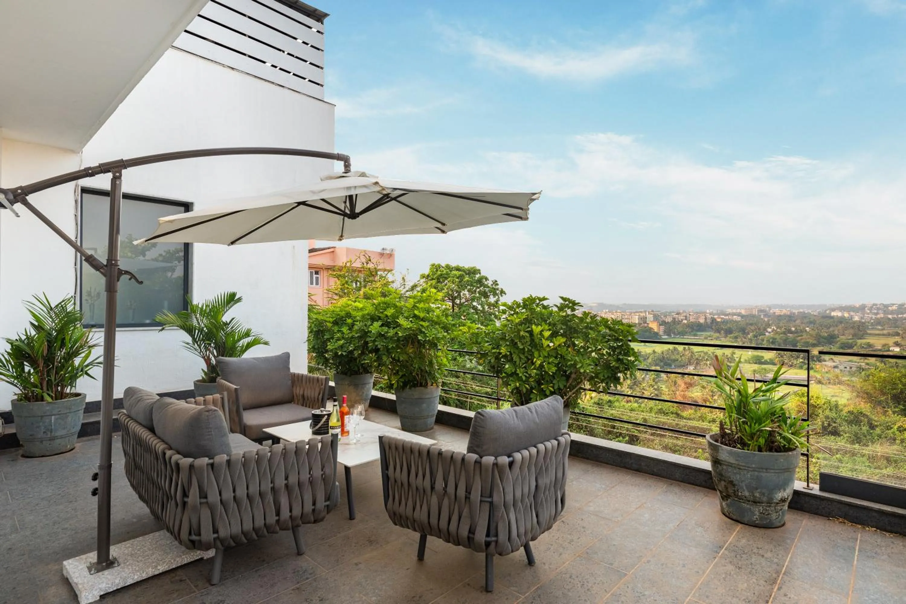 Amorzito by Solitaire Stays