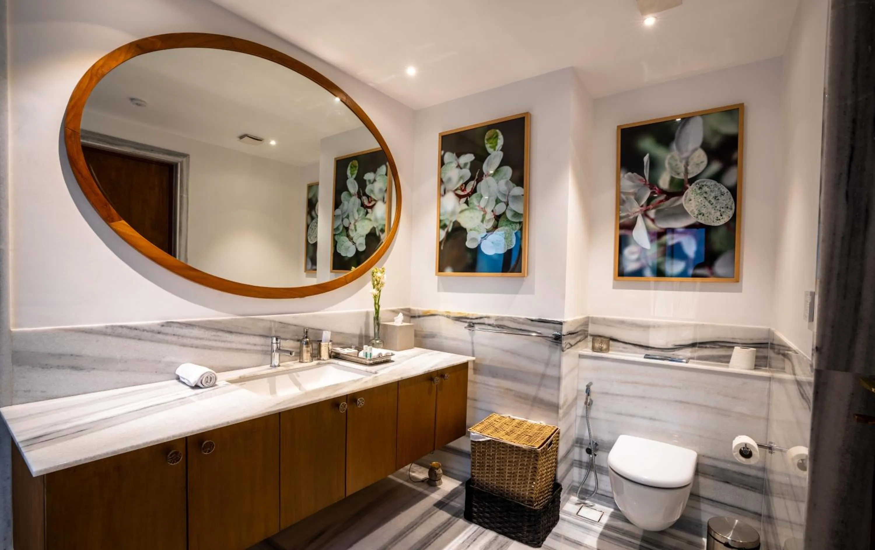 Toilet in Amorzito by Solitaire Stays