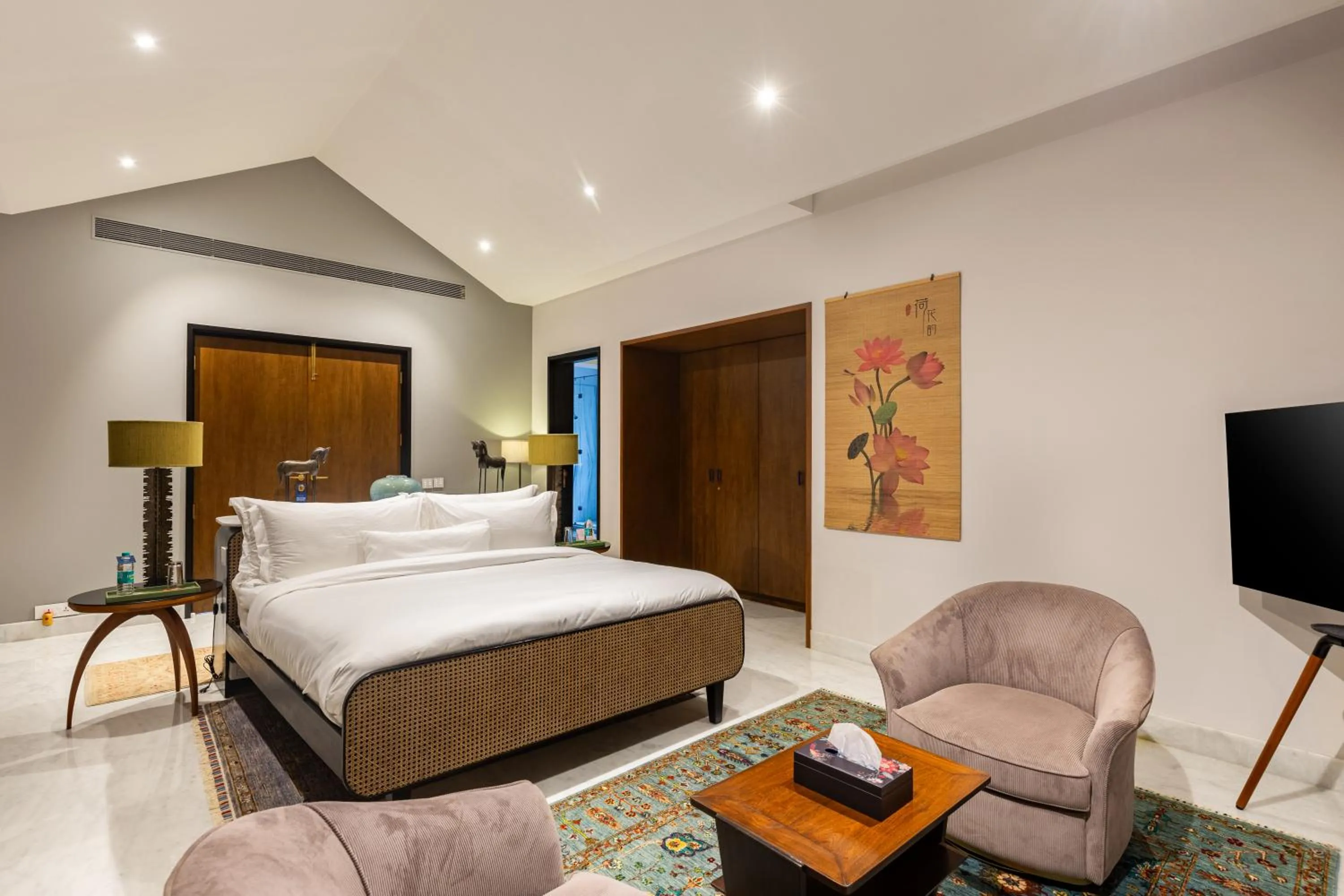 Photo of the whole room, Bed in Amorzito by Solitaire Stays